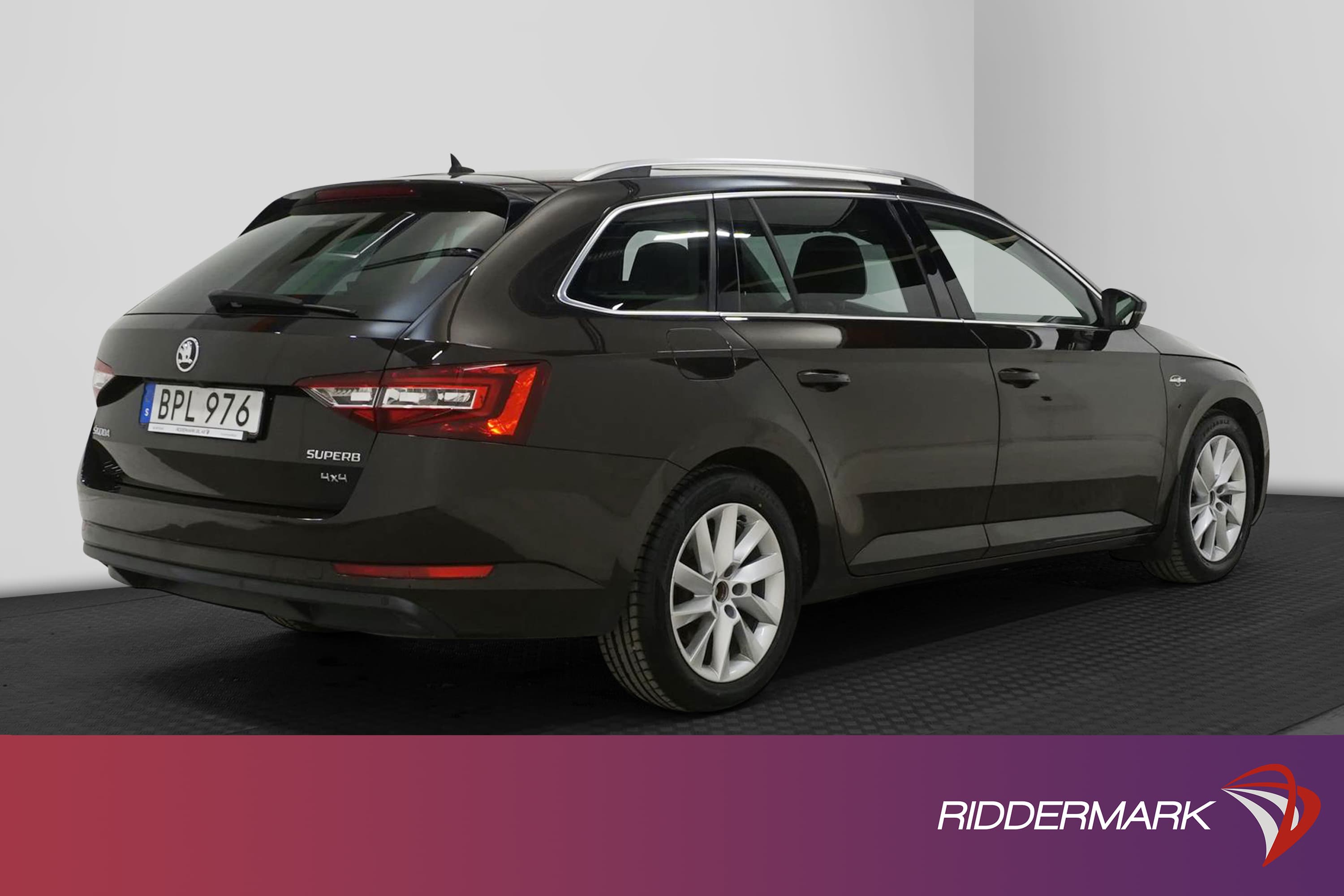 Skoda Superb Kombi 2.0 TDI 4x4 190hk L&K Värmare Pano Drag