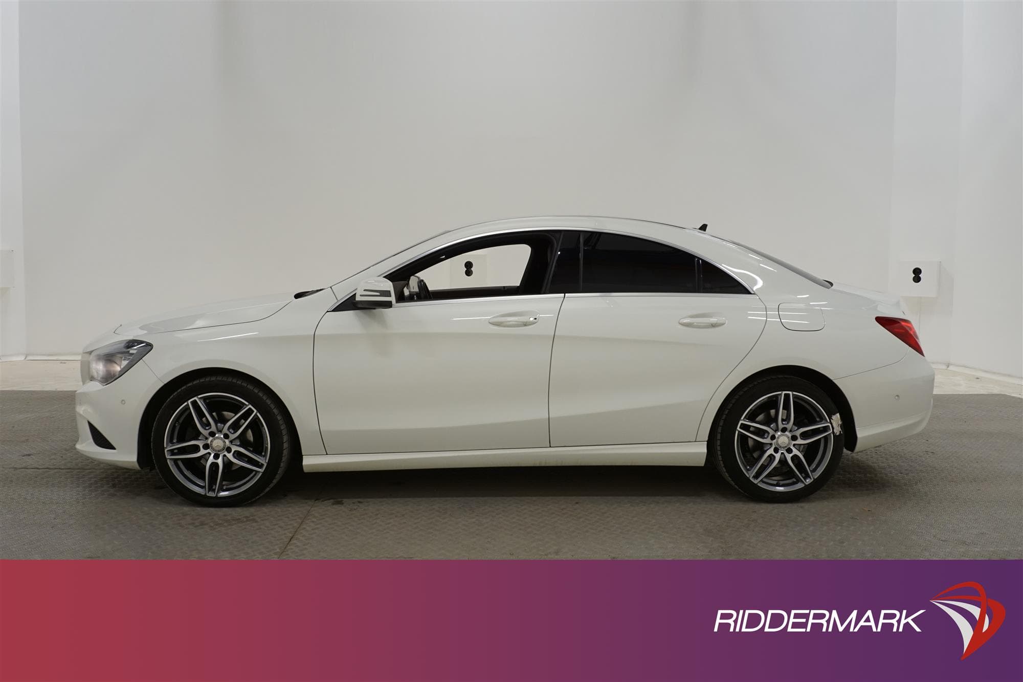 Mercedes-Benz CLA 180 7G-DCT Coupé