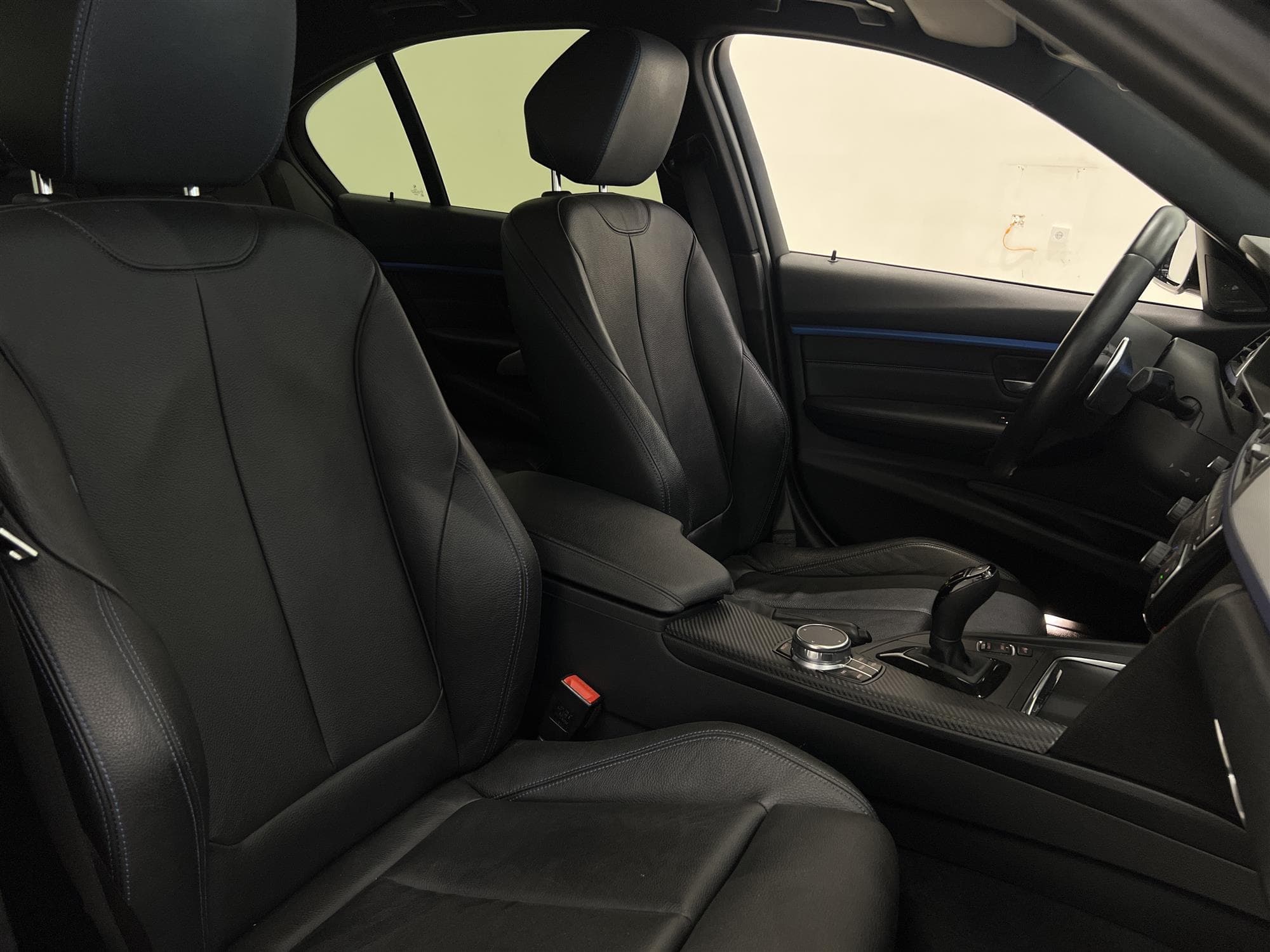 BMW 330i xDrive 252hk M Sport Cockpit Drag H/K Navi Skinn