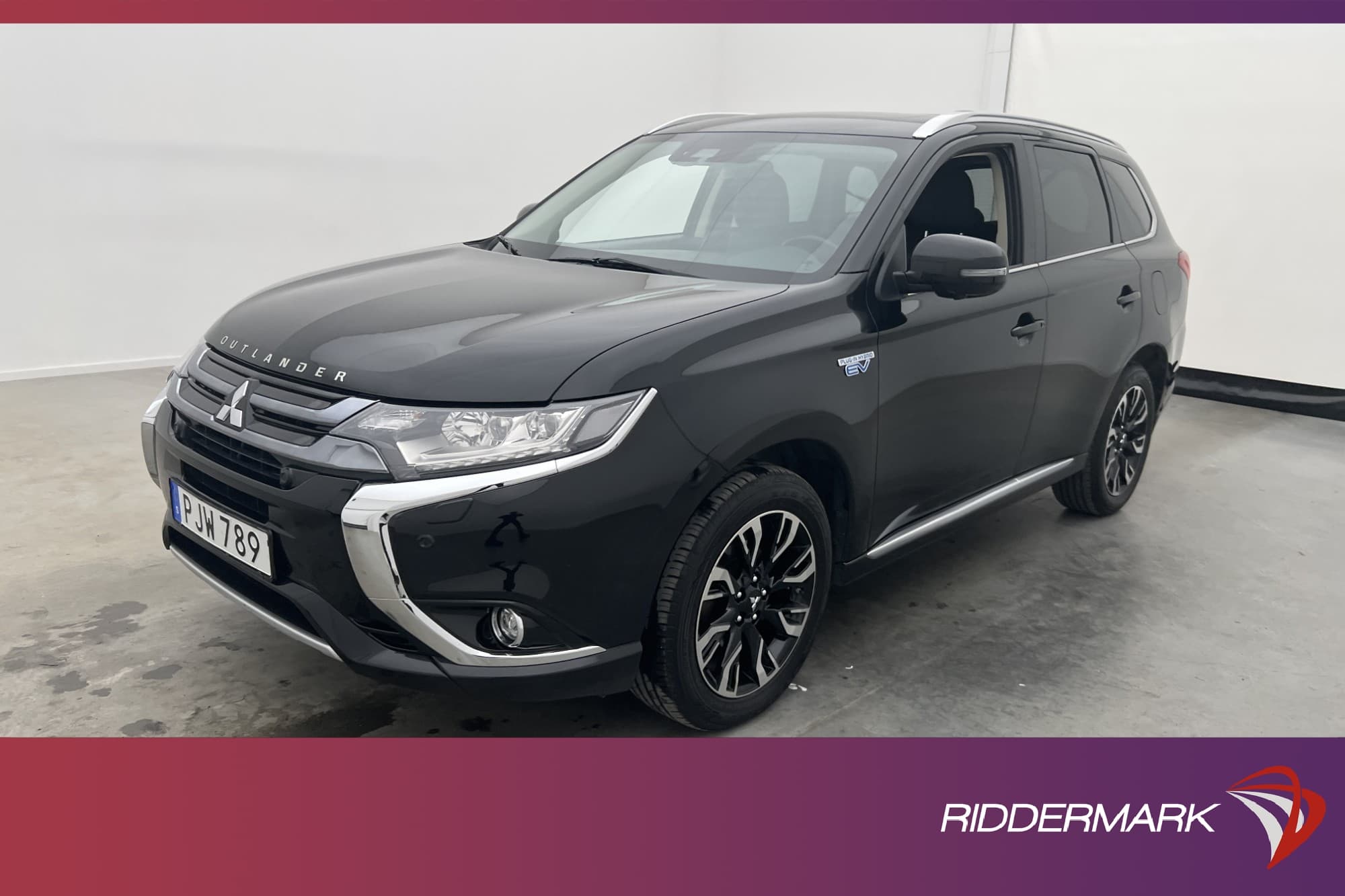 Mitsubishi Outlander PHEV AWD Business Taklucka Skinn 360°