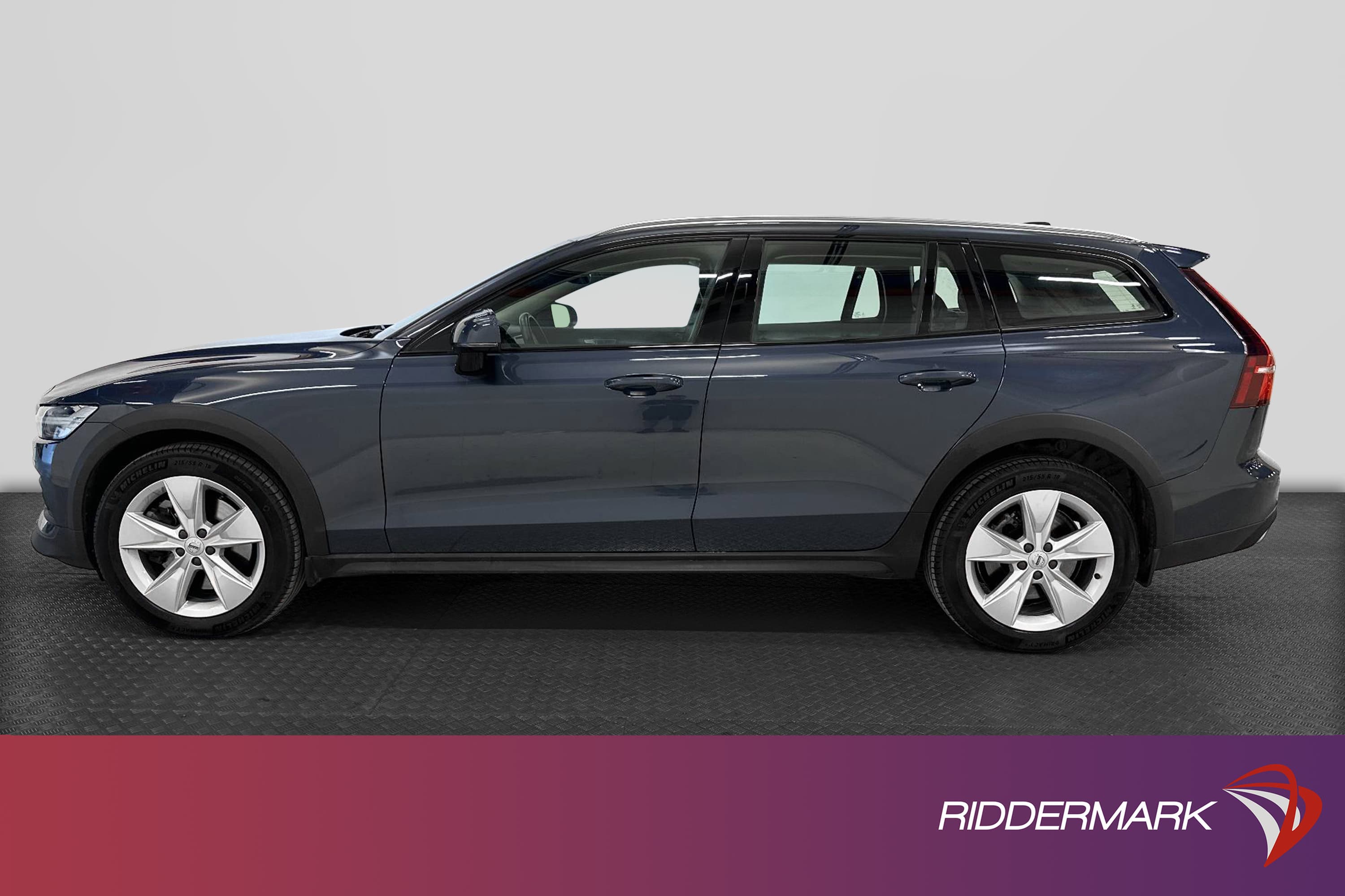 Volvo V60 B4 AWD Cross Country
