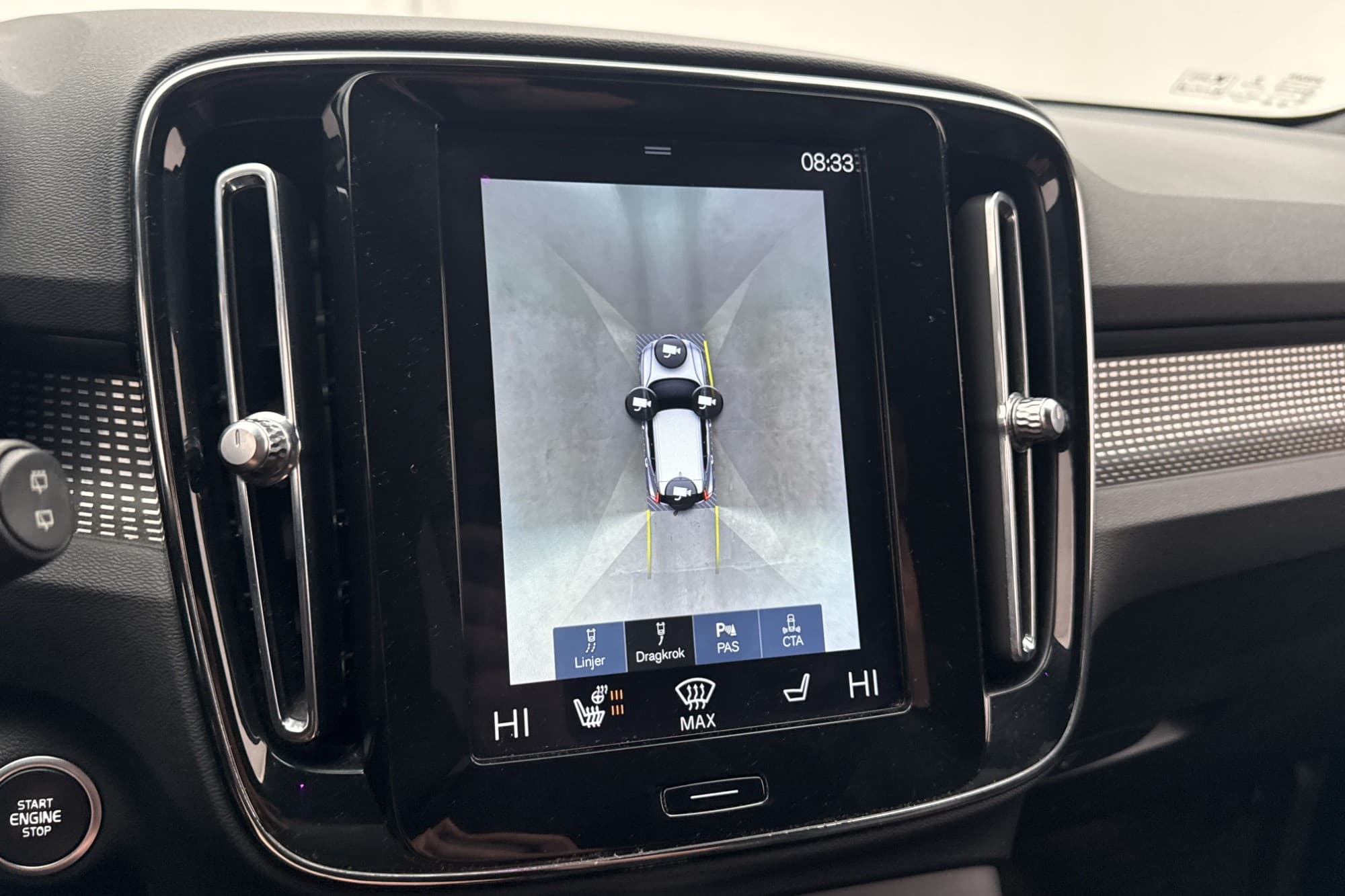 Volvo XC40 D4 AWD 190hk R-Design Dragkrok Värmare 360° Navi