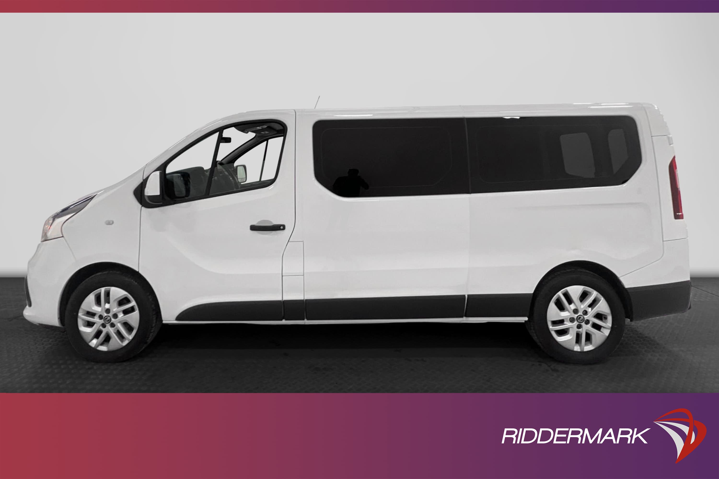 Nissan NV300 Kombi Lång 1.6dCi 145hk 9-Sits Nyservad Moms 