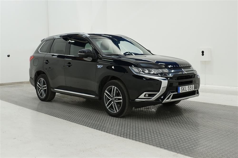 Mitsubishi Outlander PHEV 4WD 230hk Business X 360*