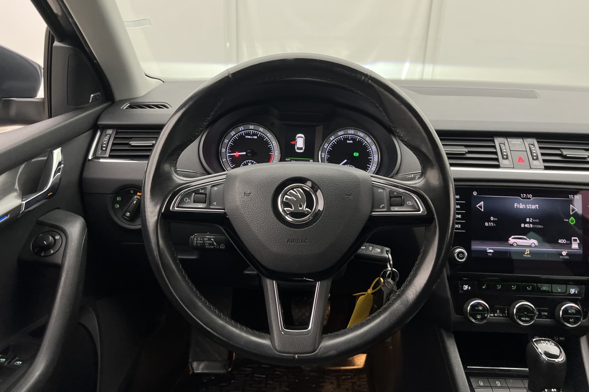 Skoda Octavia Kombi 2.0 TDI 150hk Premium Canton Värm Drag