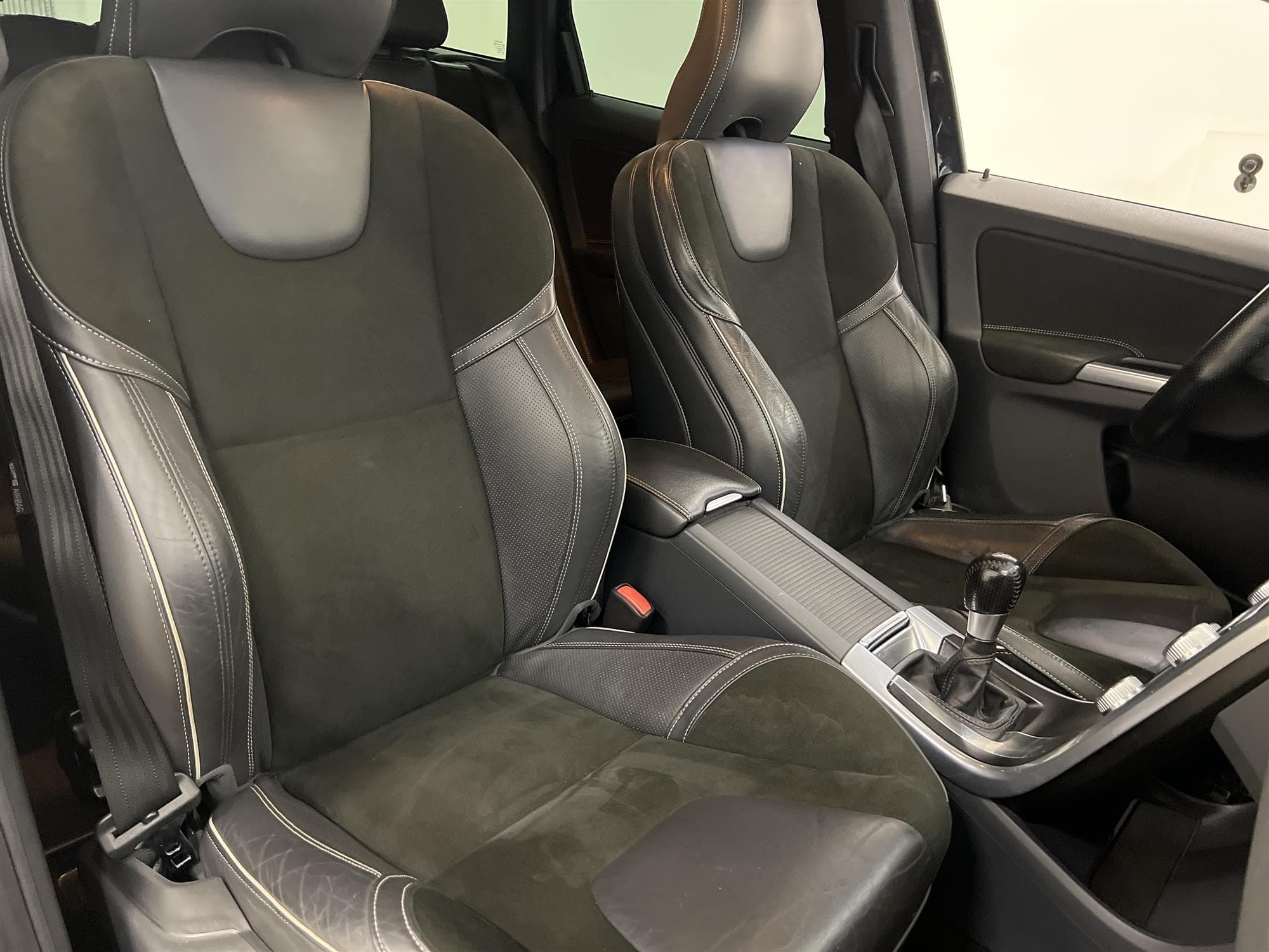Volvo XC60 D3 136hk  R-Design D-Värm Voc 0,53/Mil