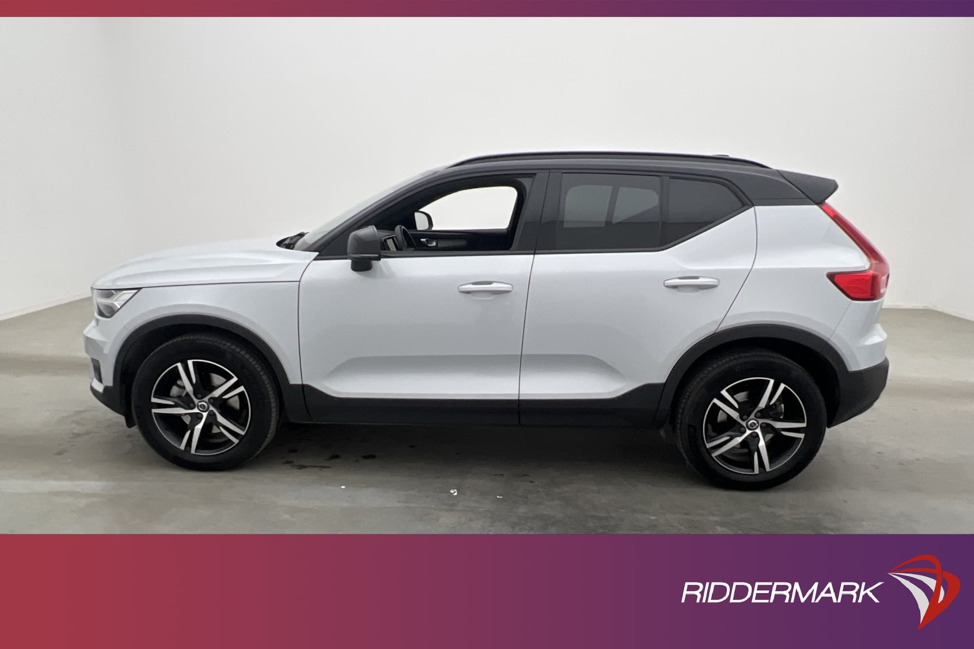 Volvo XC40 B5 AWD 250hk R-Design VOC Panorama Drag H/K Skinn