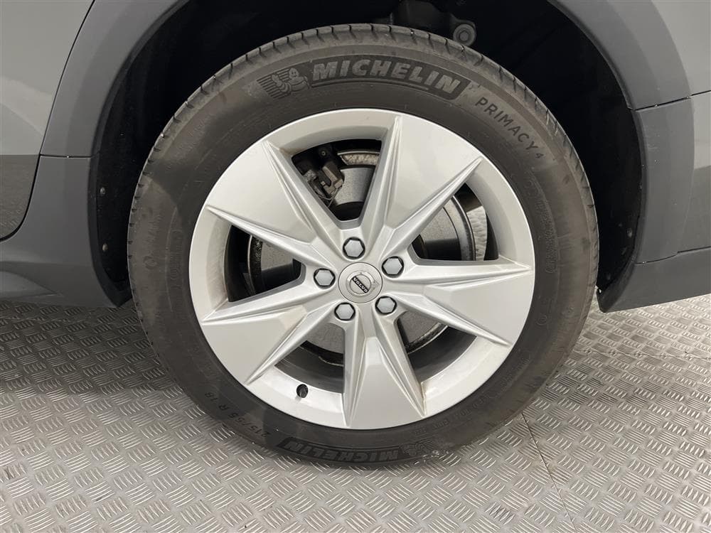 Volvo V60 B4 Cross Country AWD Momentum GPS H/K Kamera Drag