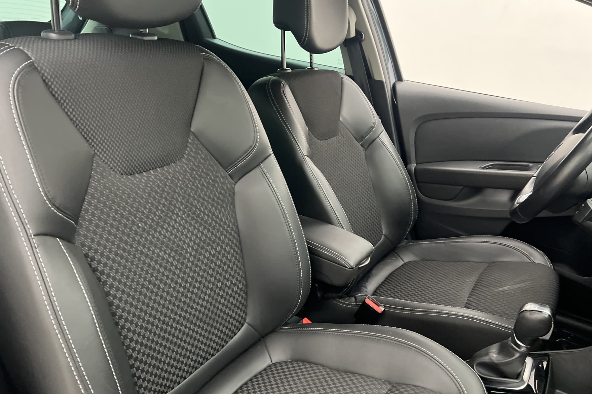 Renault Clio 1.2 118hk Intens Navi P-Sensorer BASS-Reflex