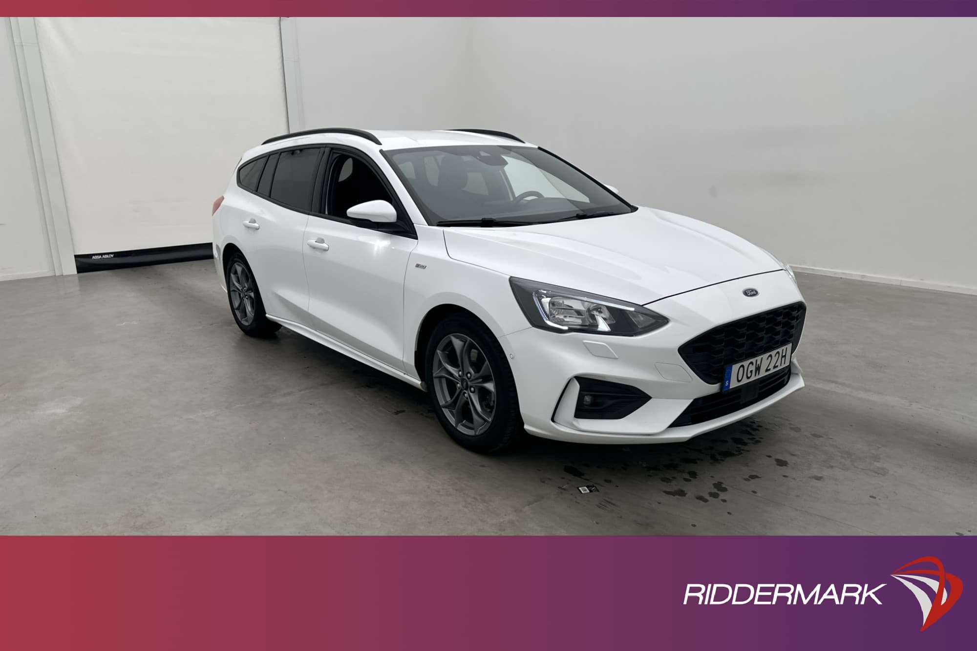 Ford Focus 125hk ST-Line B-Kam MOMS CarPlay 976kr Årsskatt