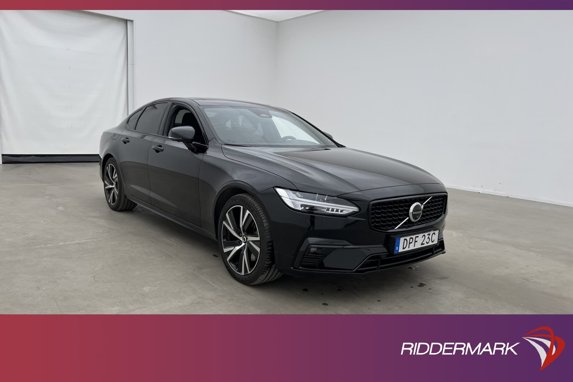Volvo S90 B5 AWD 235hk Ultimate Dark Pano H/K Värm HUD Drag