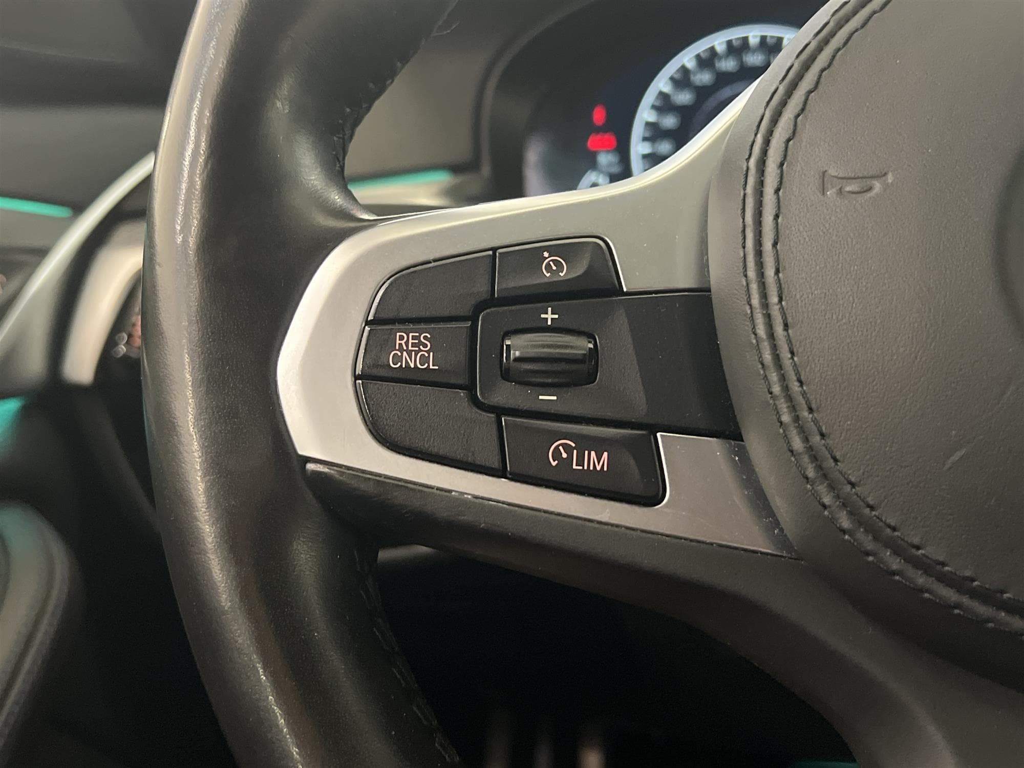 BMW 520d xDrive 190hk M Sport 1 Bruk MOMS Navi Drag D-Värm