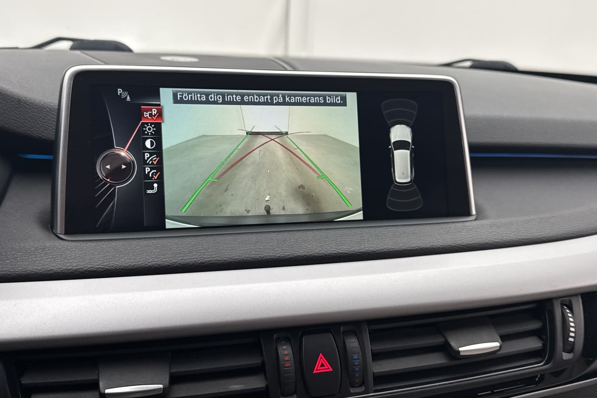 BMW X5 xDrive30d 258hk H/K Kamera Navi Skinn 4-Zons Drag