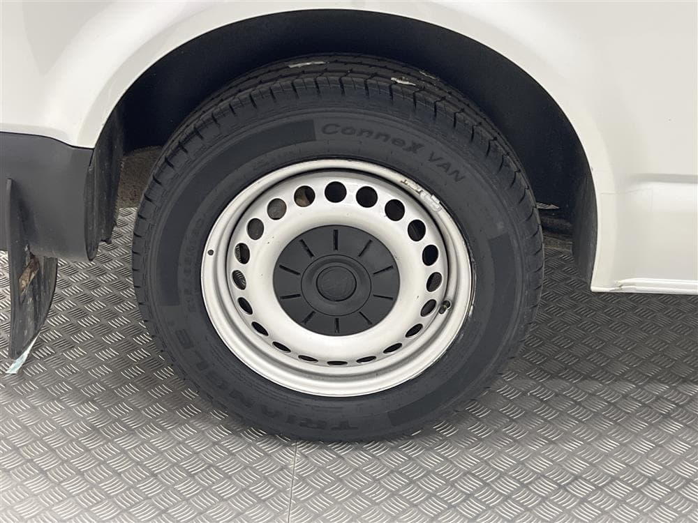 Volkswagen Transporter 2.0 TDI 150hk 9-sits Lång PDC interiör