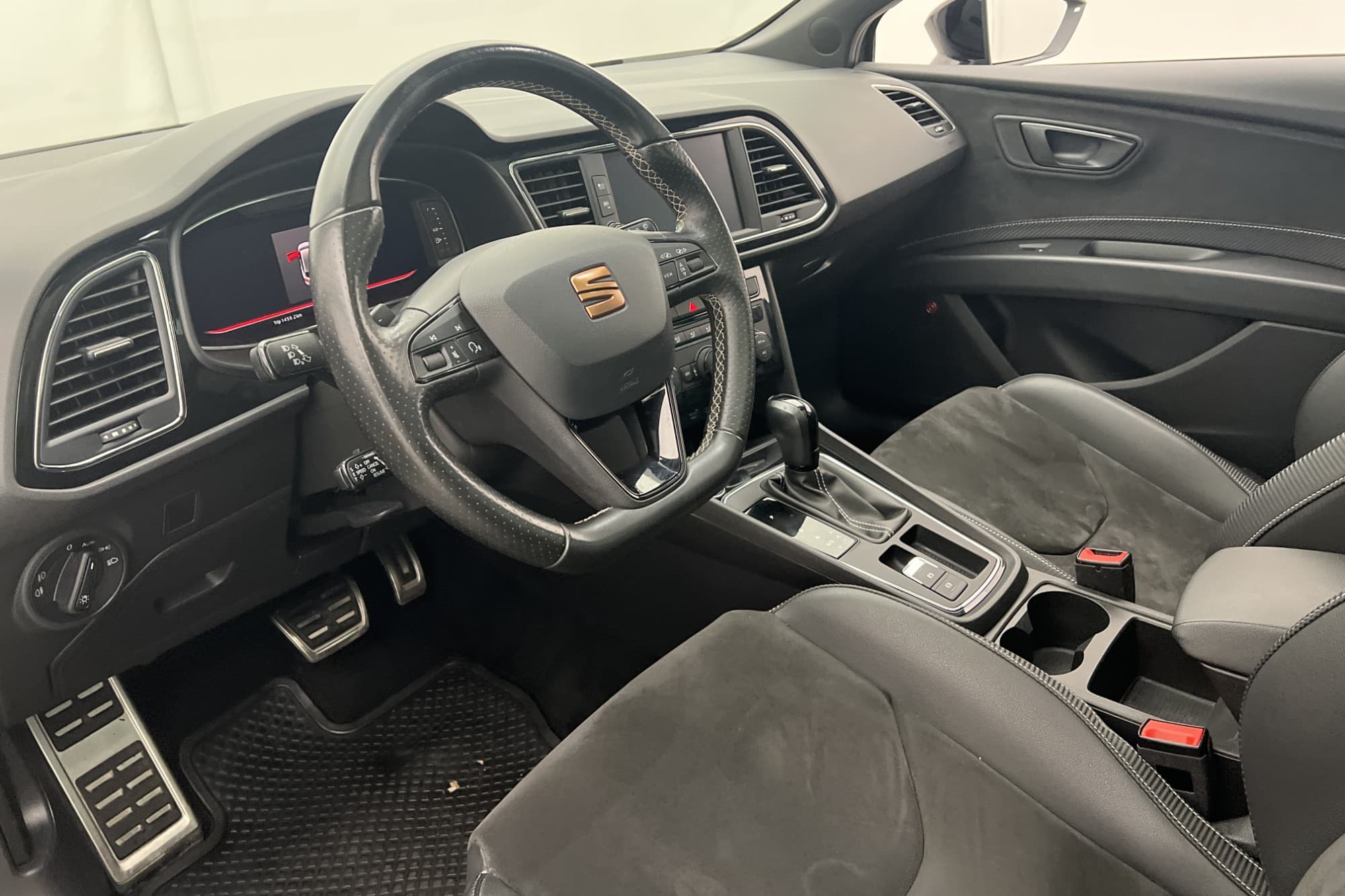 SEAT Leon Cupra ST 4Drive 300hk Cockpit Kamera Pano BEATS