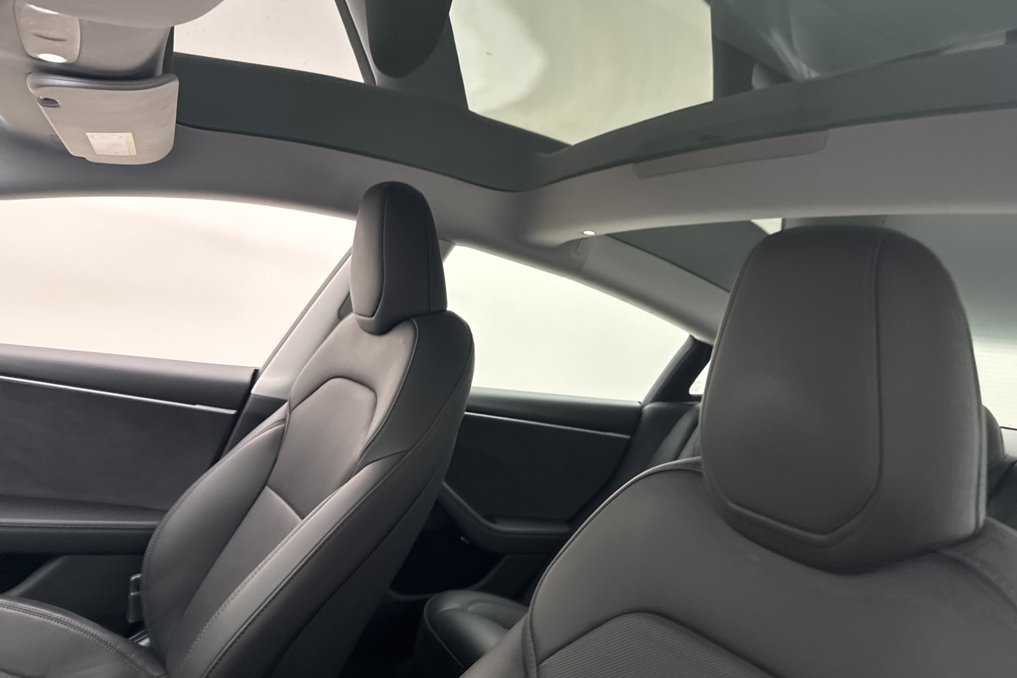 Tesla Model 3 Long Range AWD Autopilot Svensksåld MOMS