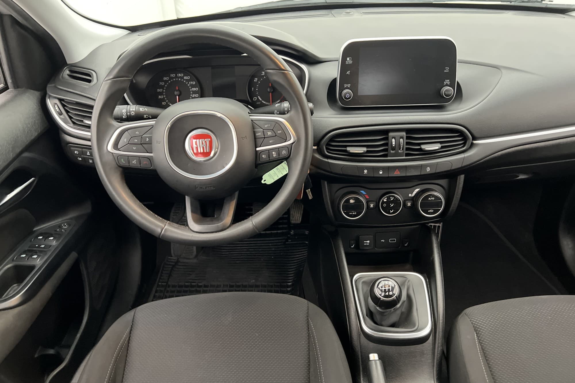 Fiat Tipo Kombi 1.4 FIRE 120hk Lounge M&K-Värmare Kamera