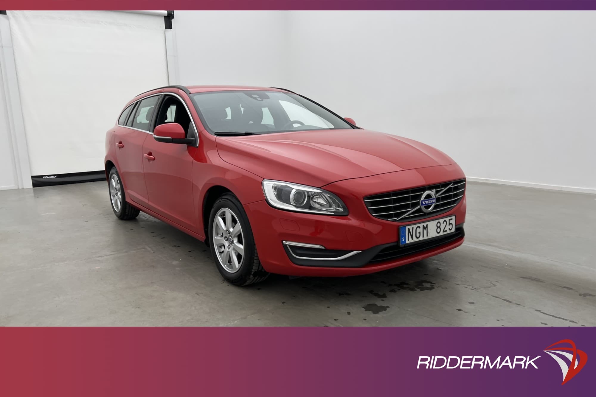 Volvo V60 T3 150hk Momentum 2 Brukare P-Sensorer Välservad