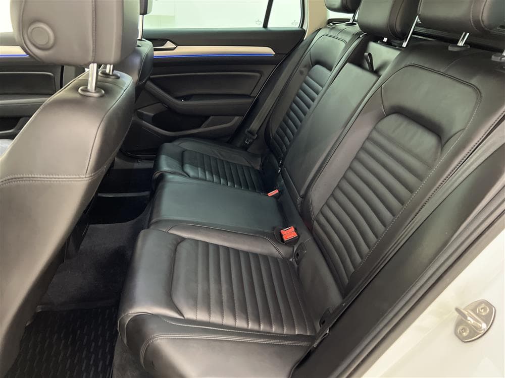 Volkswagen Passat GTE 218hk Executive Business Drag Skinninteriör