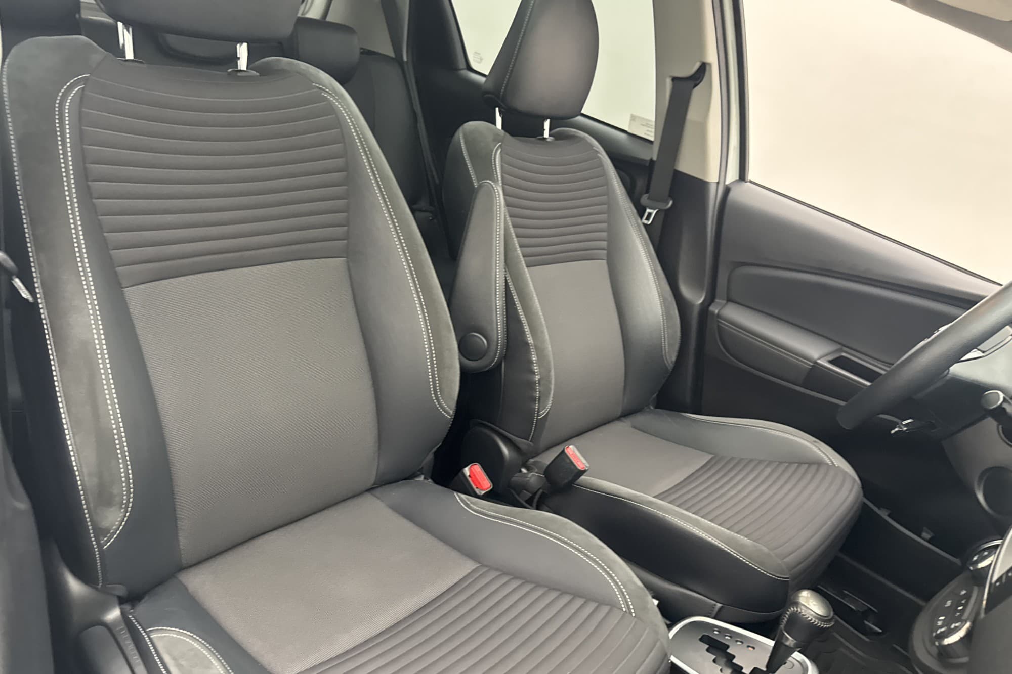 Toyota Yaris Hybrid Executive Style Skyview Panorama Kamera