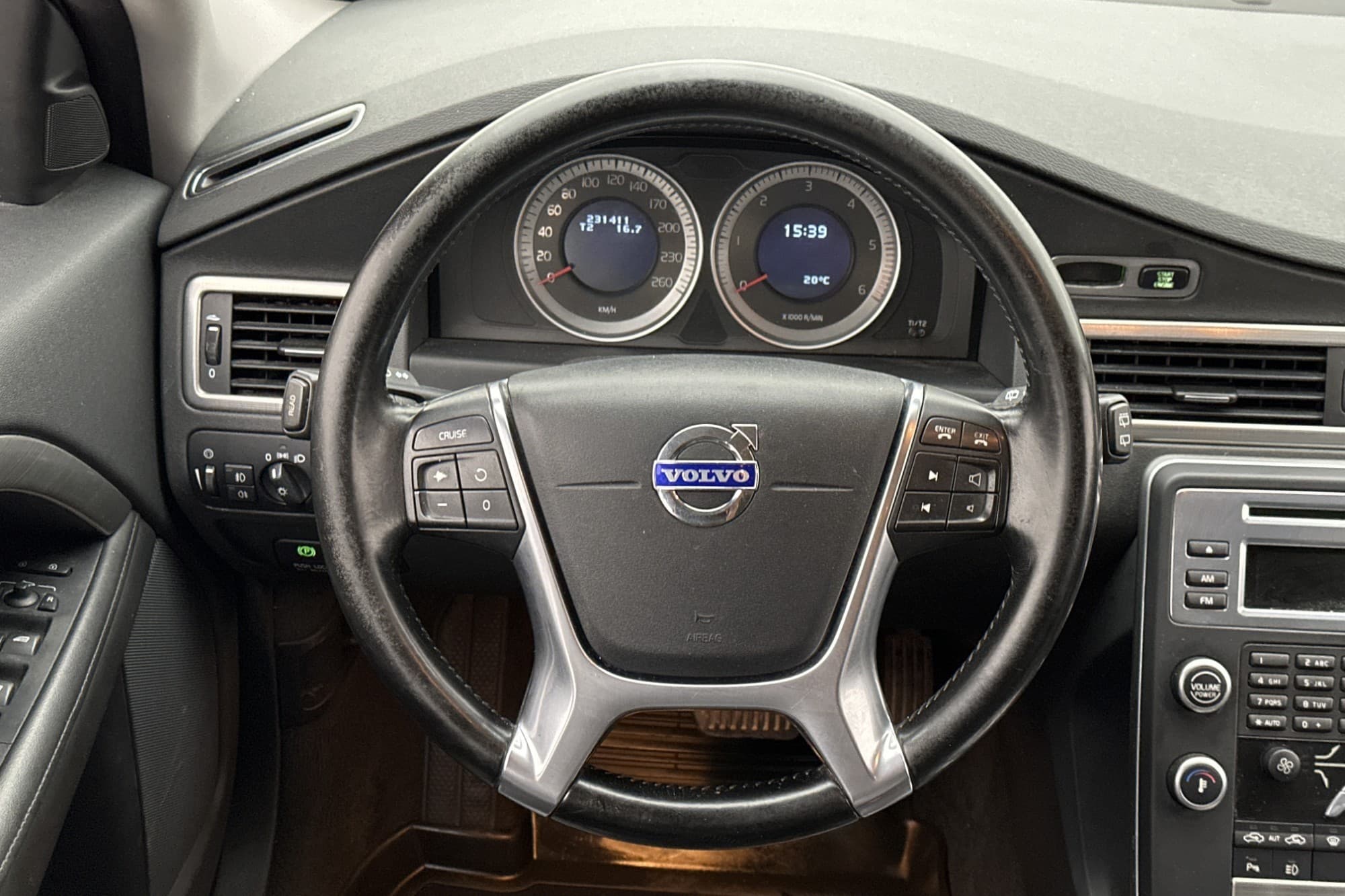 Volvo V70 D5 AWD  Summum D-Värmare P-Sensorer Skinn Elstol