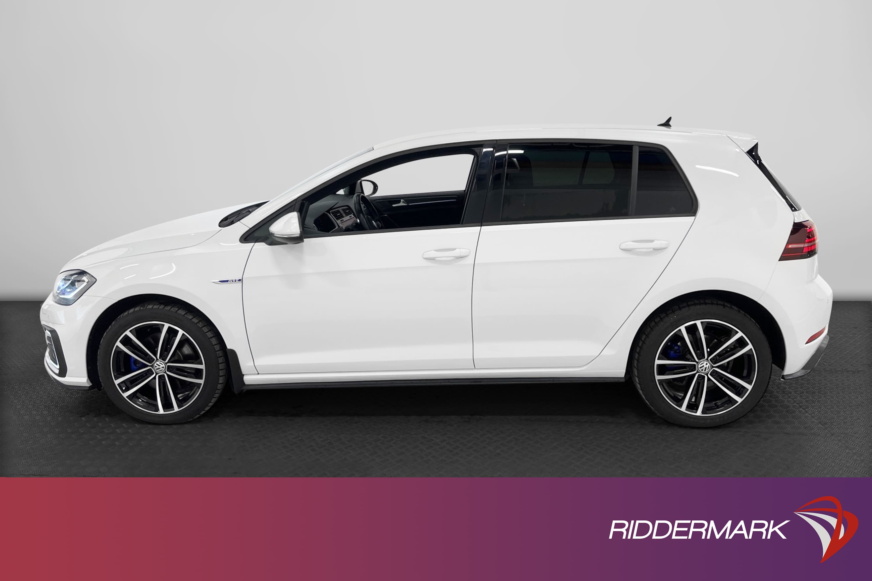 Volkswagen Golf GTE 204hk