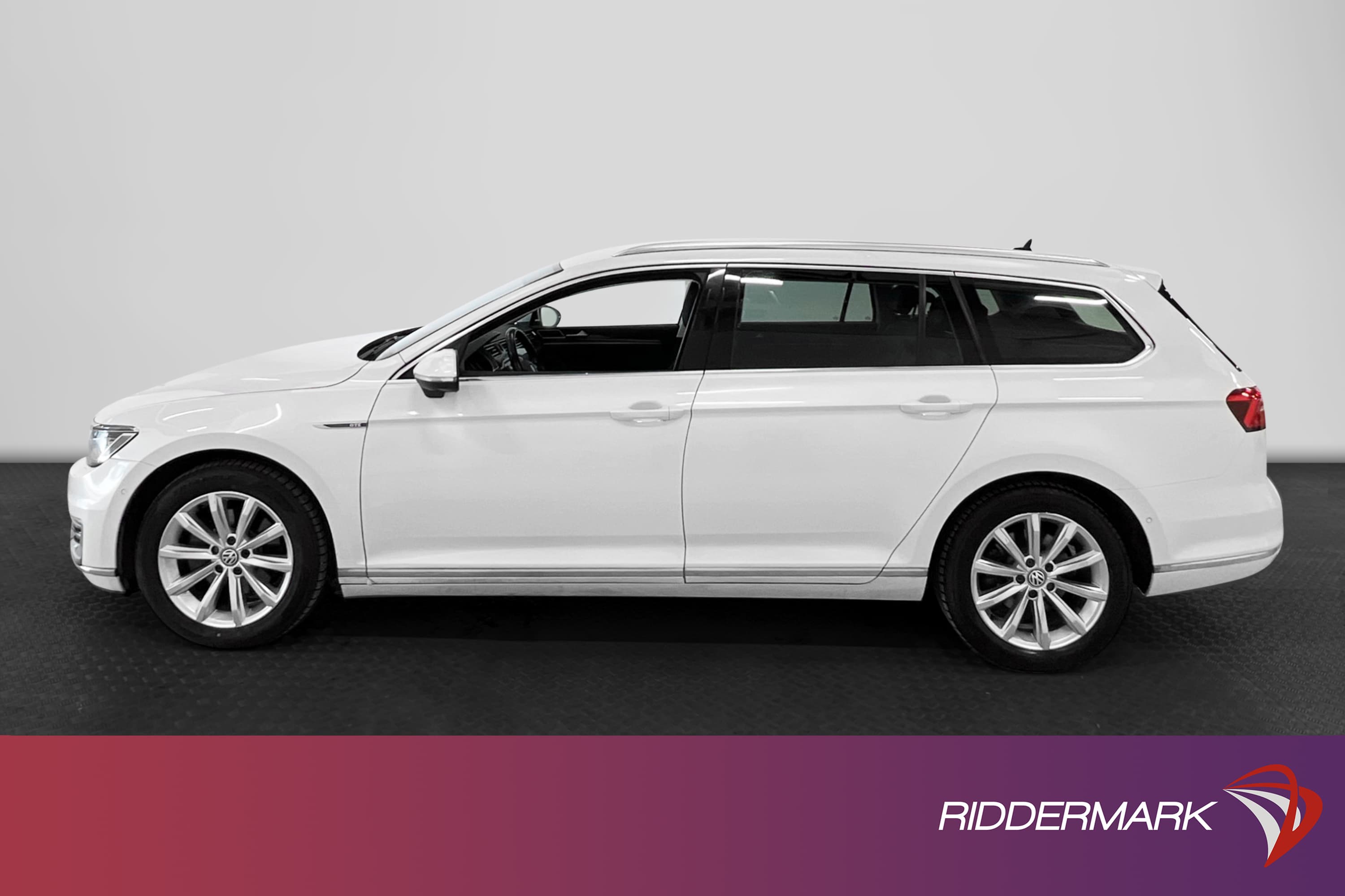 Volkswagen Passat GTE 218hk