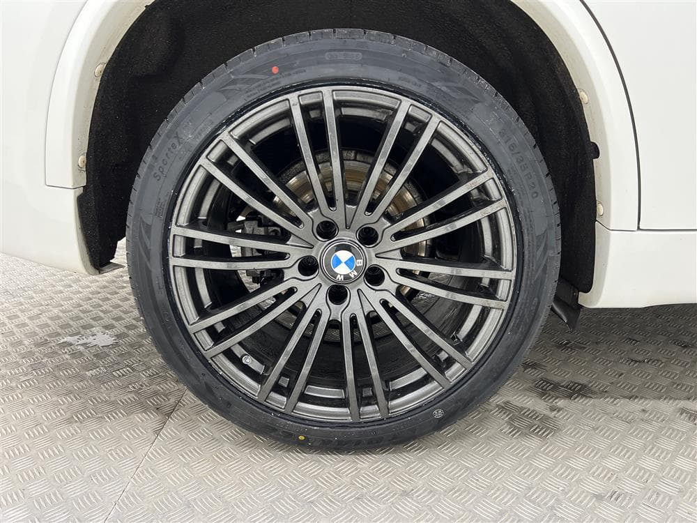 BMW X5 xDrive30d 258hk M Sport Pano DVärm Navi H/K HUD SKinninteriör