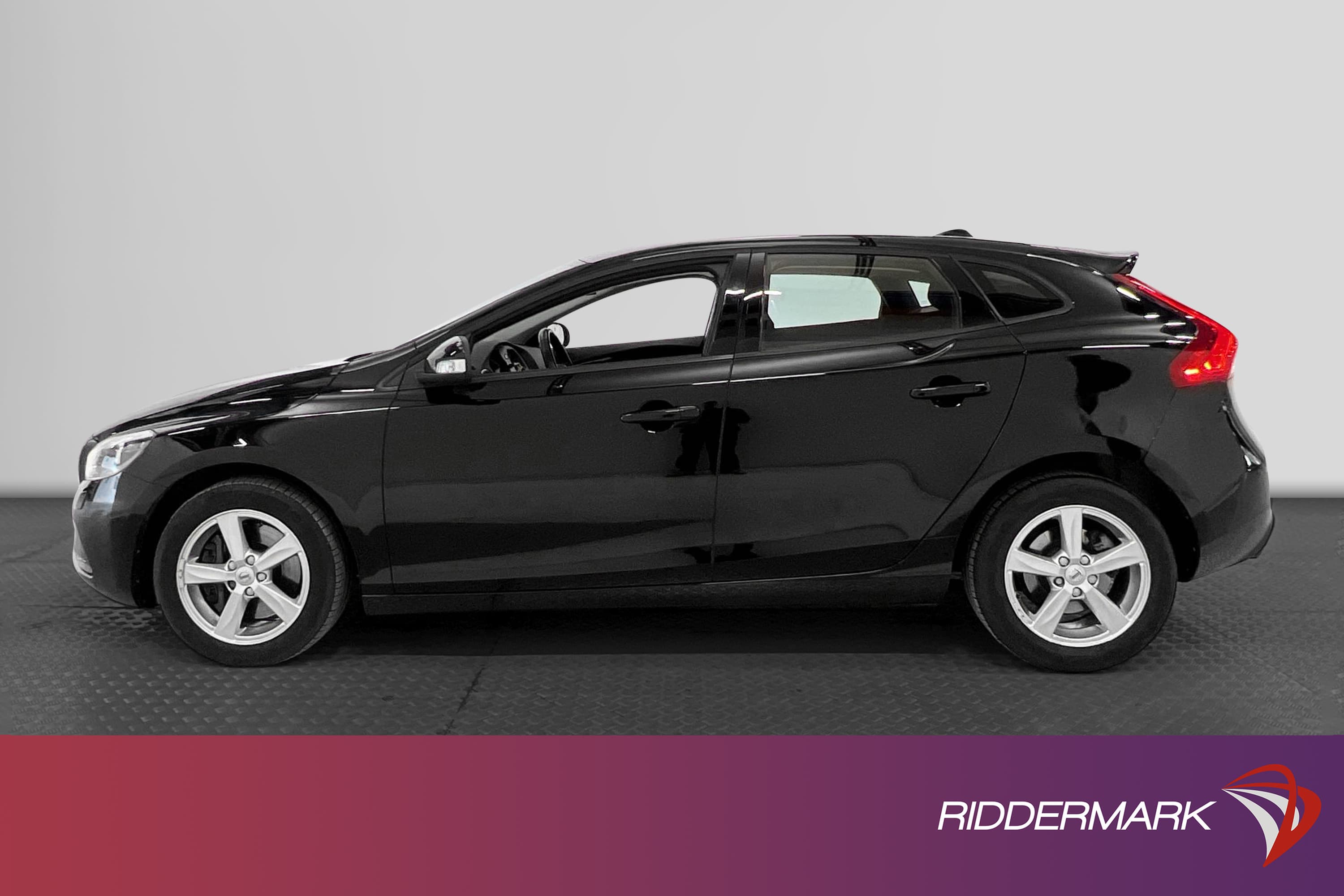 Volvo V40 T3 152hk 2 Brukare Välservad