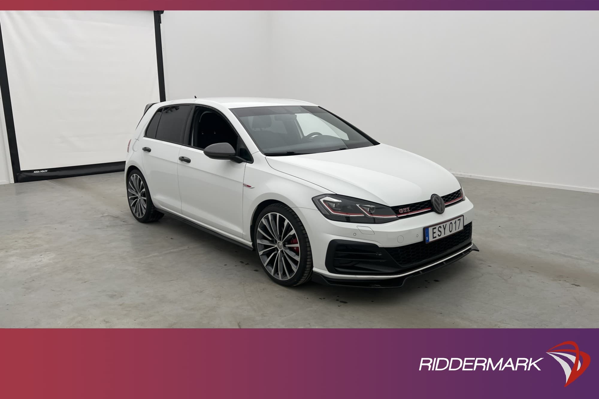 Volkswagen Golf GTI Performance DSG Cockpit B-Kam