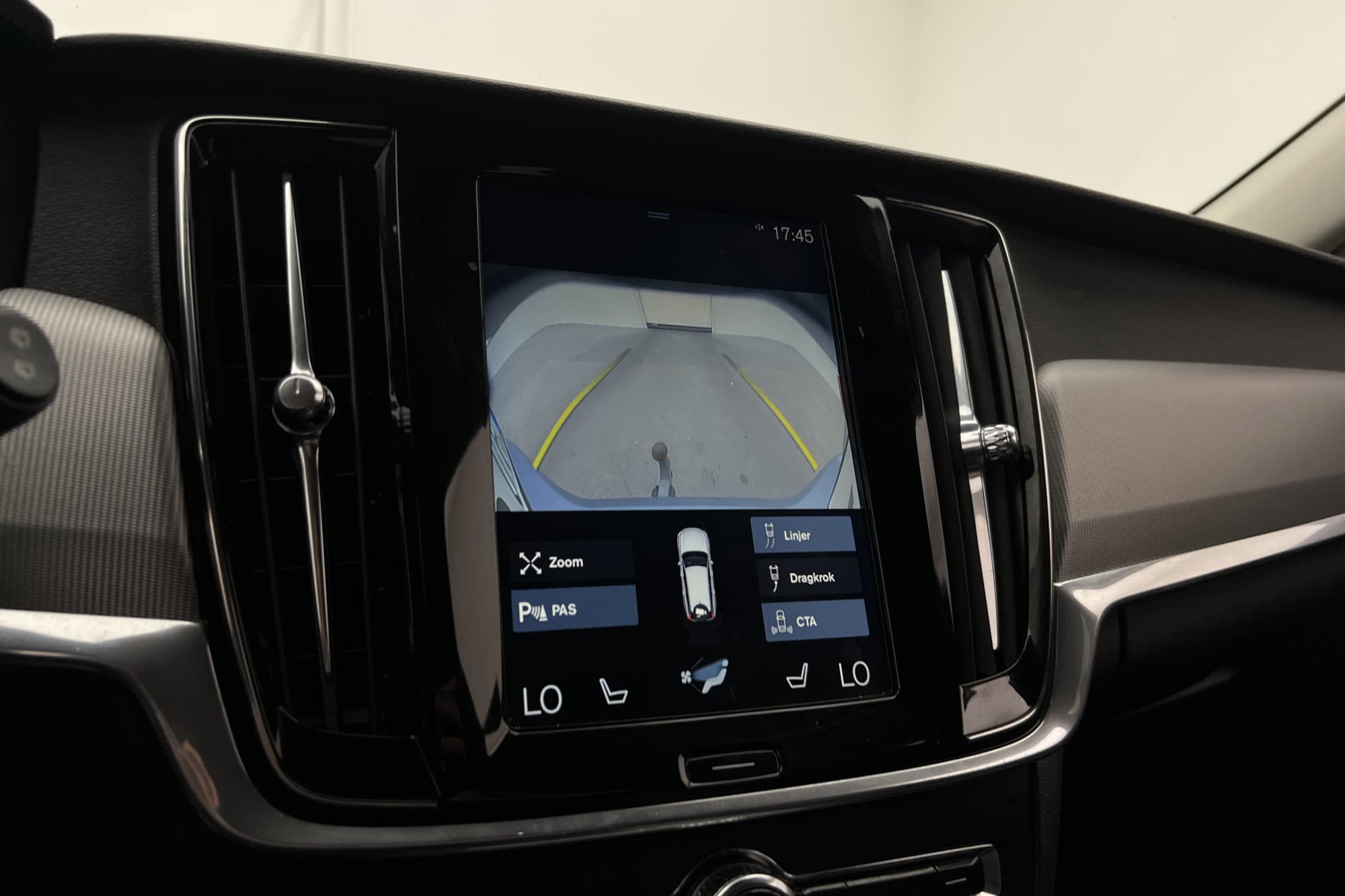 Volvo V90 D5 AWD Inscription D-Värmare VOC Kamera Drag Navi