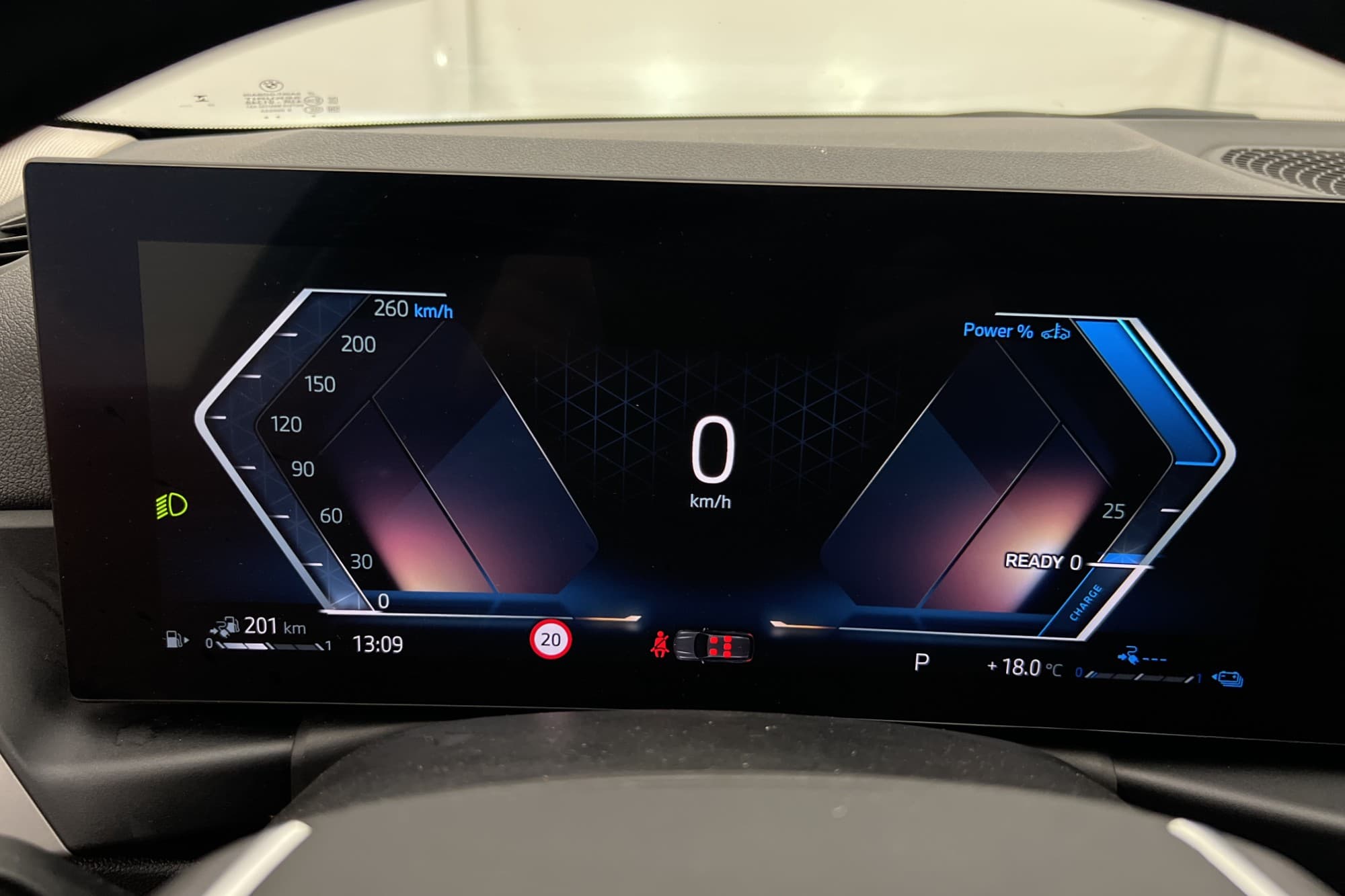 BMW 330e xDrive Touring 292hk CarPlay Navi Halvskinn