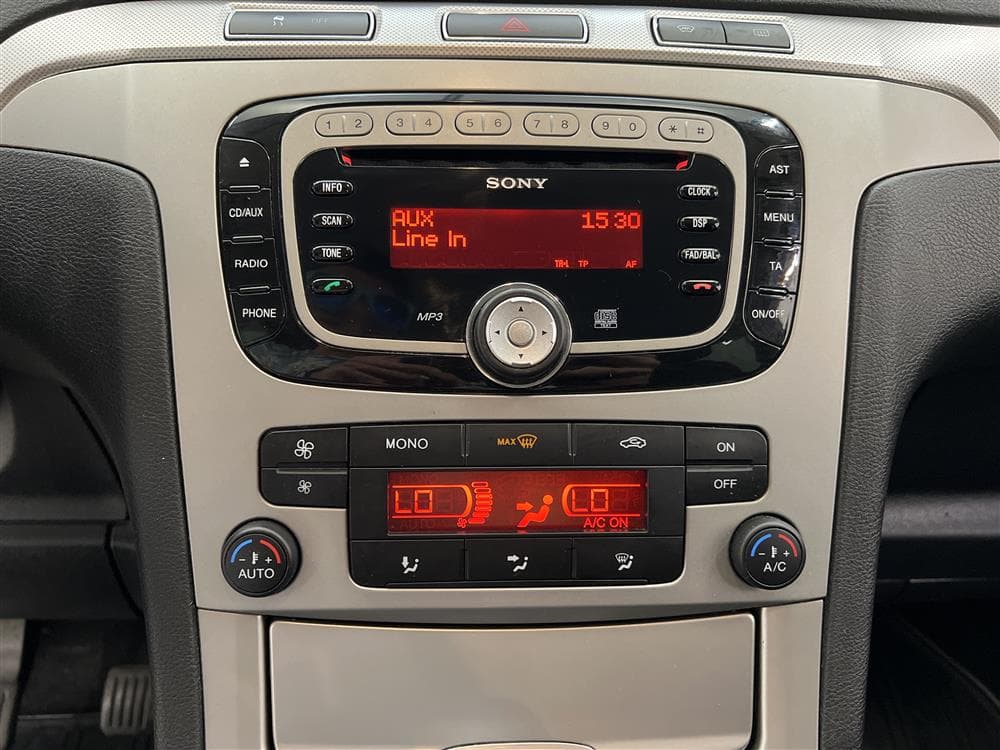 Ford S-MAX 2.0 TDCi 115hk 7 Sits Ny Kamrem 0,49L/mil interiör