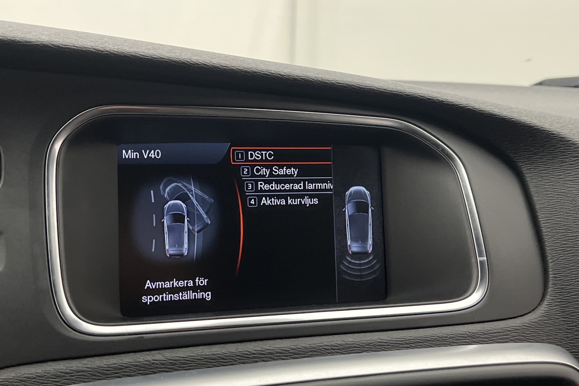 Volvo V40 D2 R-Design VOC D-Värmare Skinn Keyless Dragkrok