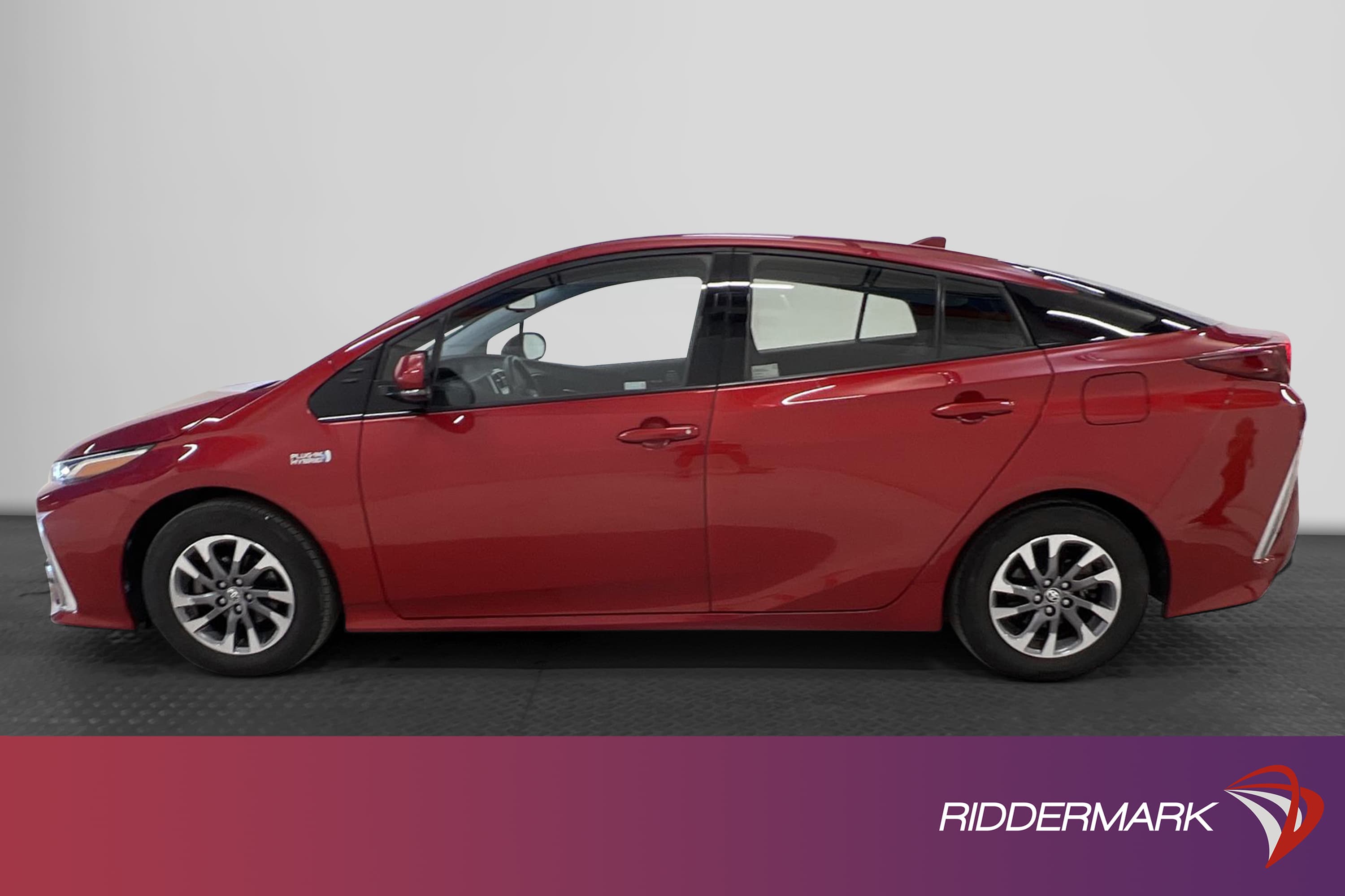 Toyota Prius 1.8 Plug-In 123hk