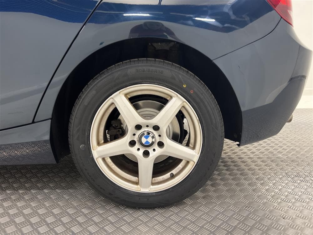 BMW 118d 5dr 143hk Urban Line Halvskinn P-sensorer 0,44l/milinteriör