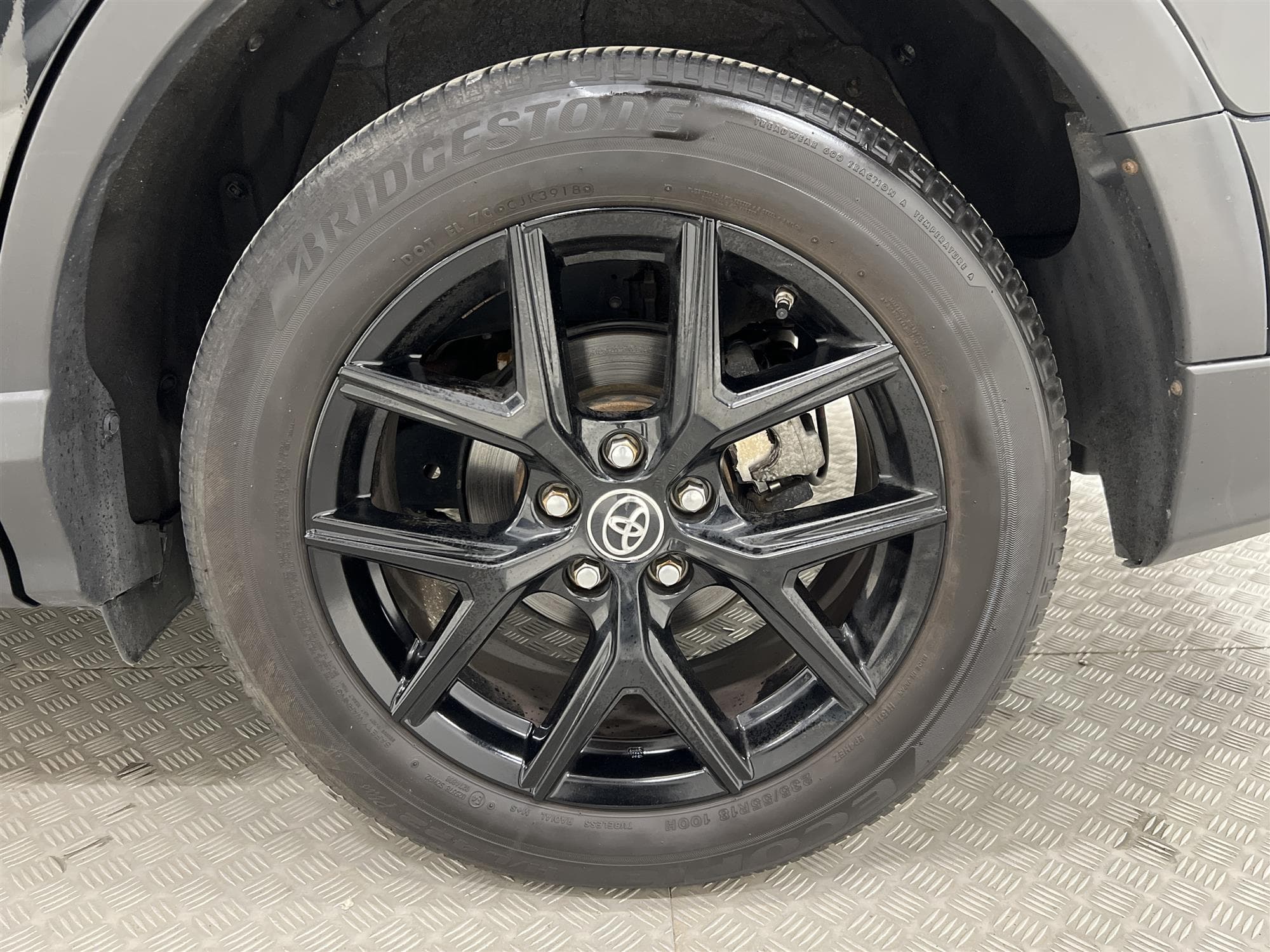 Toyota  Hybrid 2.5 AWD CVT 197hk M-Värm B-Kam Drag 0,56L/mil