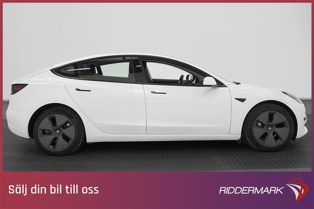Tesla Model 3 Standard Range Plus 258hk Svensksåld Autopilotexteriör