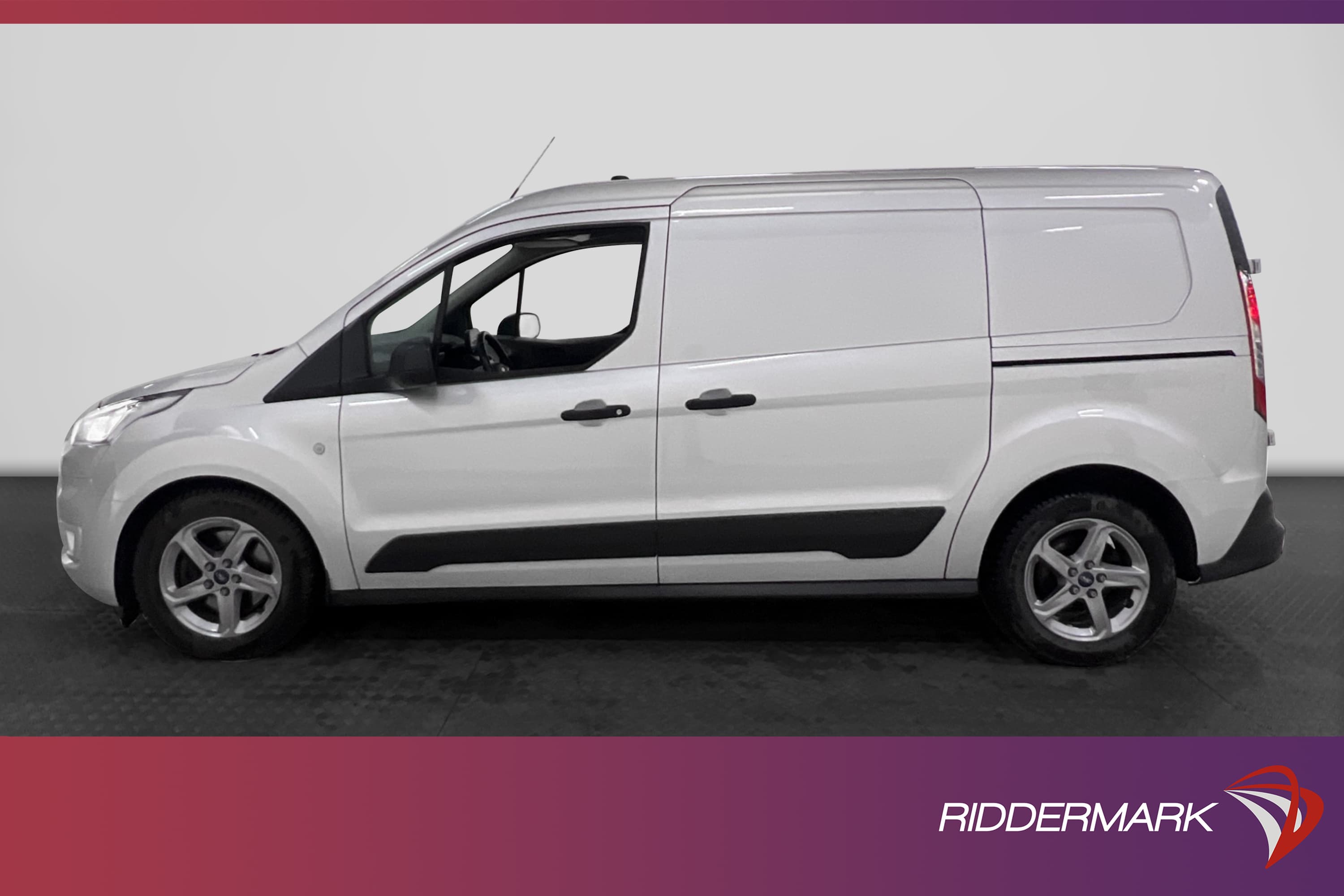 Ford Transit Connect LWB 120hk Värmare Dragkrok Sync-3 Moms