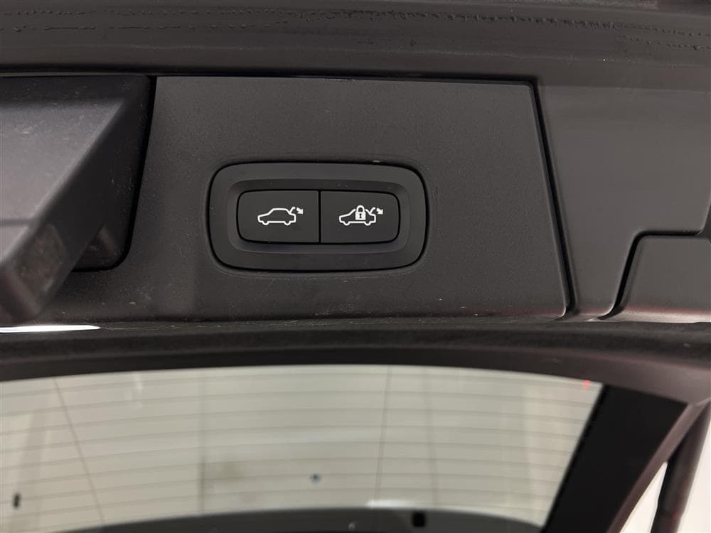 Volvo V90 D4 Cross Country AWD VOC D-värm Pano H/K Bkam Momsinteriör