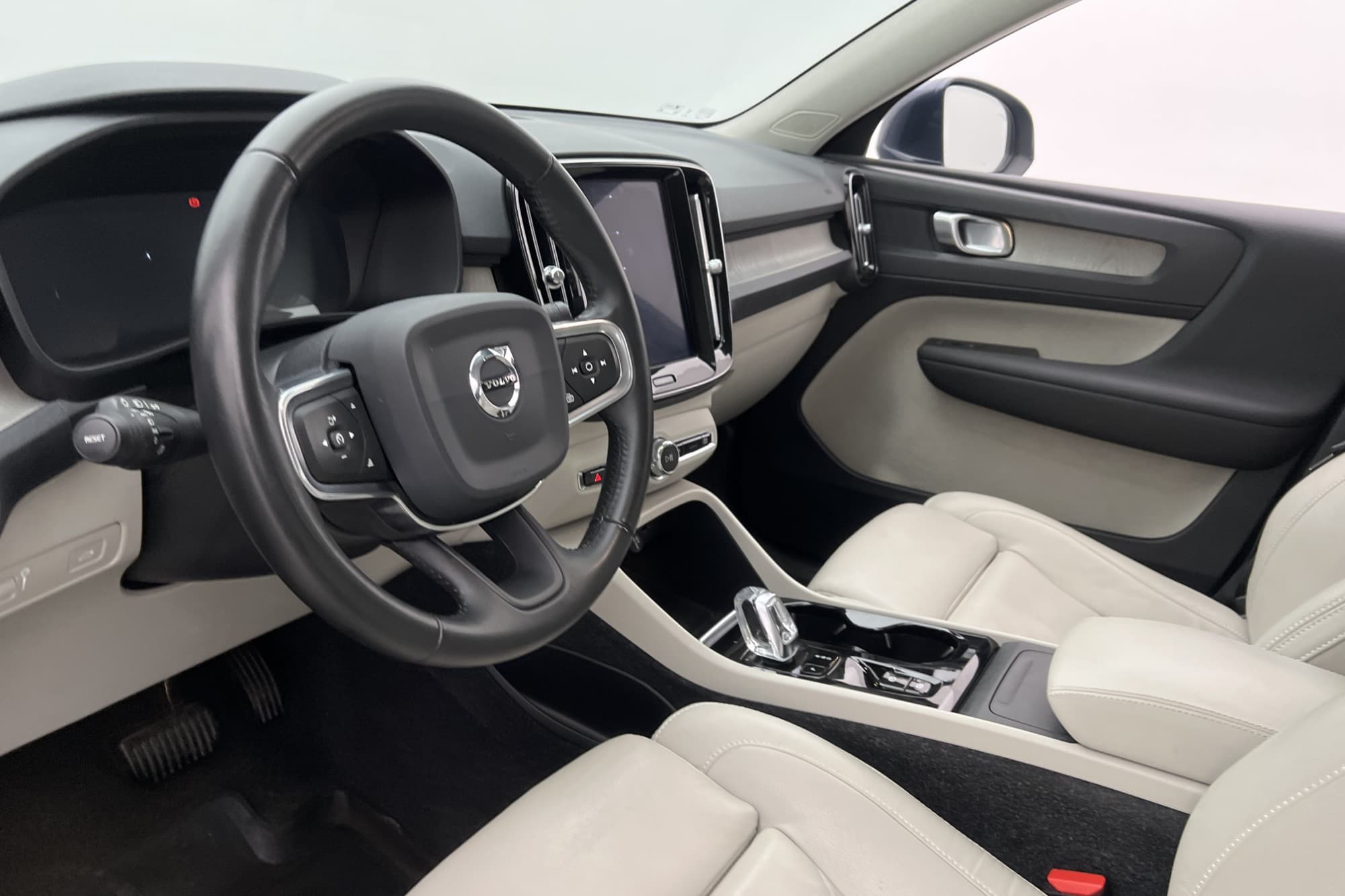 Volvo XC40 T4 190hk Inscription VOC Skinn 360° Orrefors BLIS