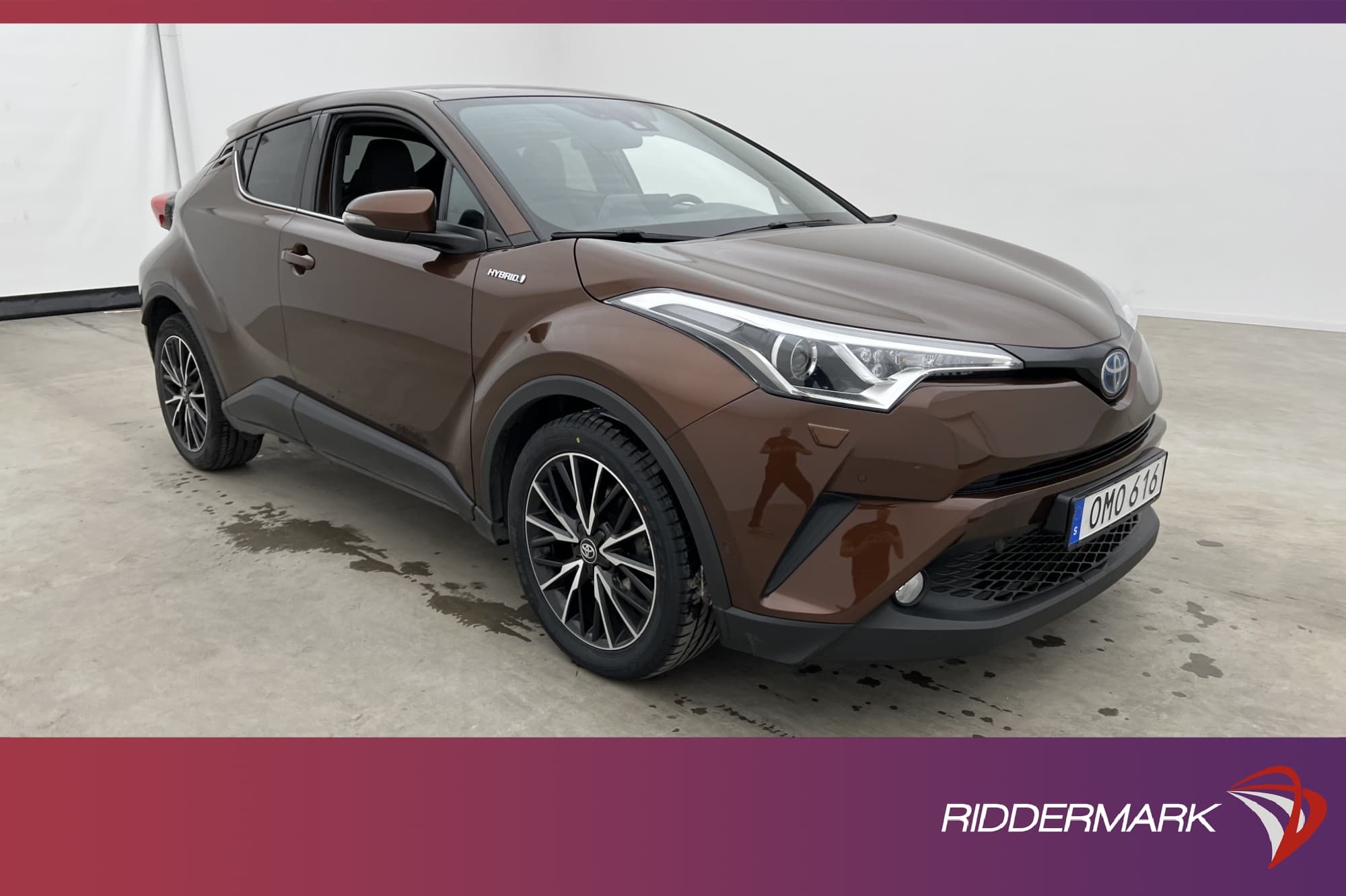 Toyota C-HR Hybrid 122hk