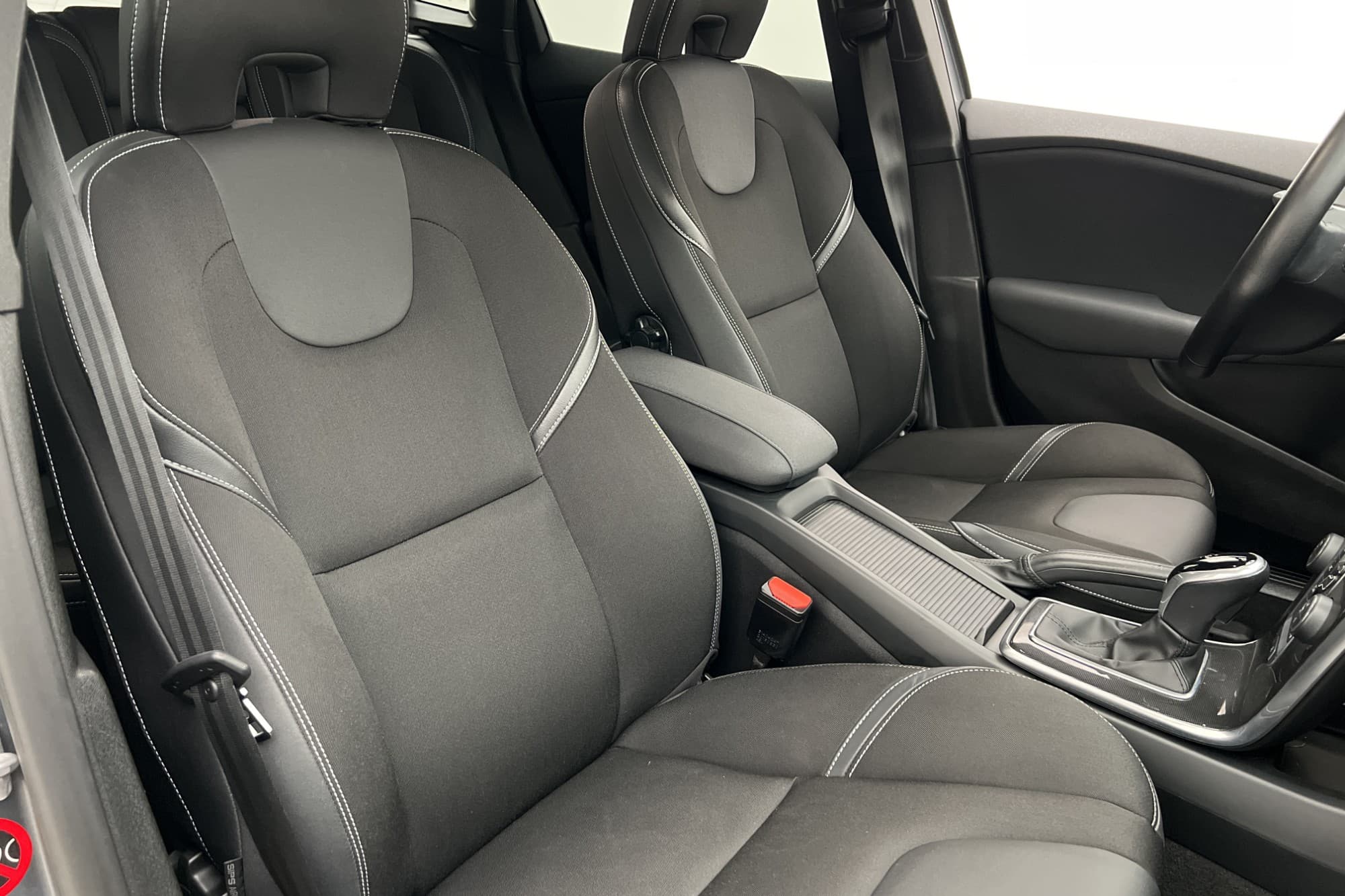 Volvo V40 D2 Momentum VOC Farthållare Dragkrok Navigation