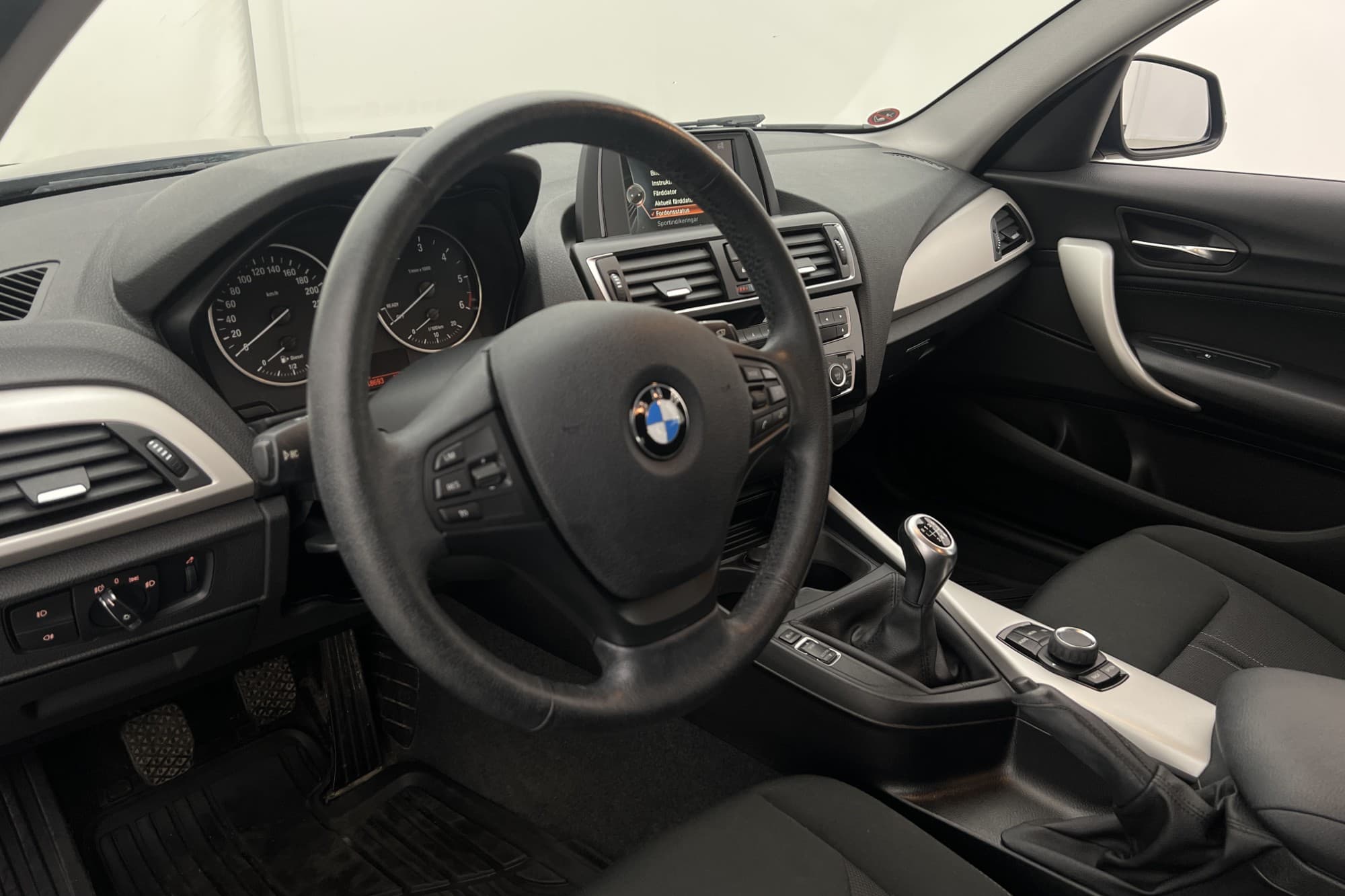 BMW 118d xDrive Advantage Farthållare Bluetooth Sensorer