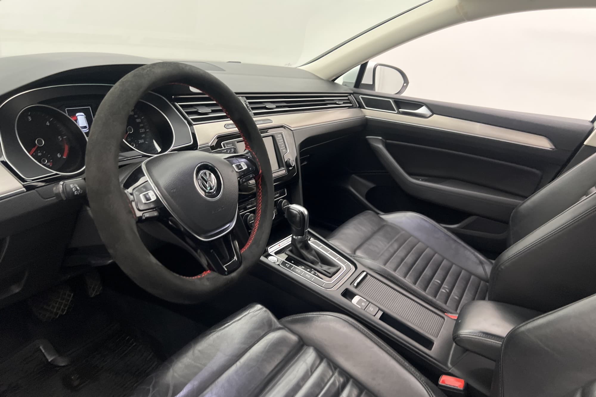 Volkswagen Passat TDI 4M 190hk D-Värmare Kamera Skinn Drag