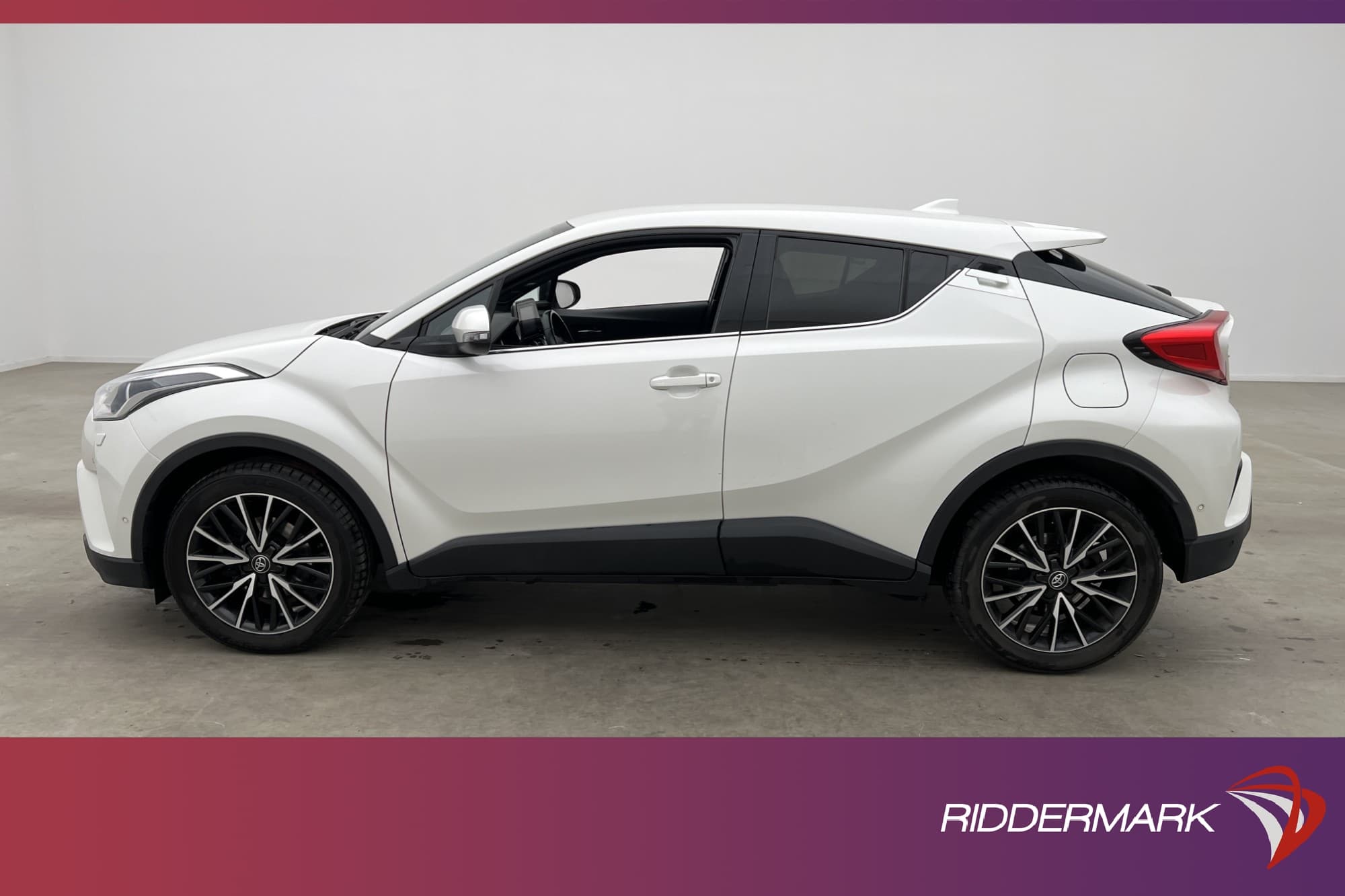 Toyota C-HR 1.2 Turbo 116hk AWD Executive JBL B-Kamera