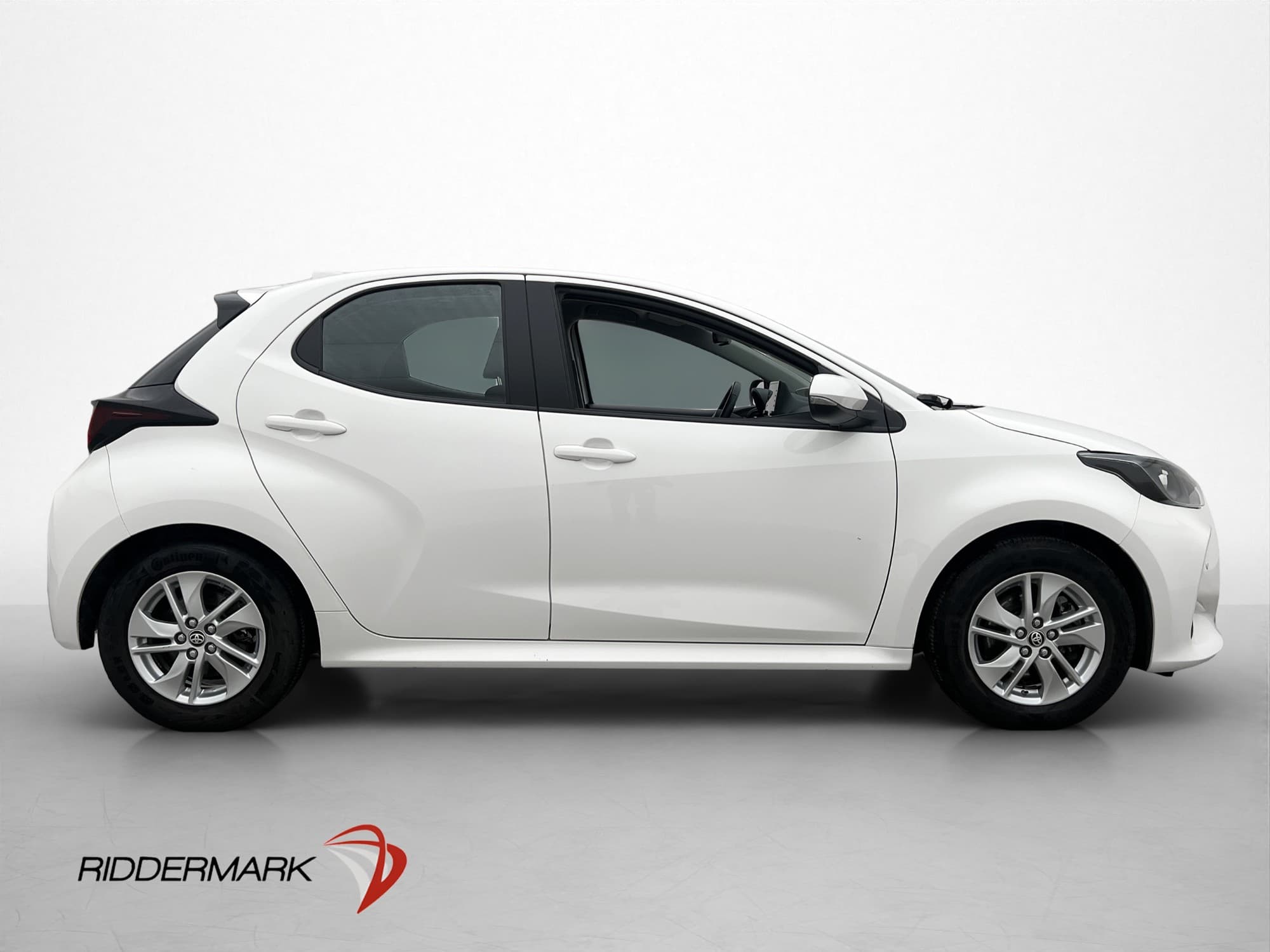 Toyota Yaris Hybrid CVT 116hk Backkamera Rattvärme