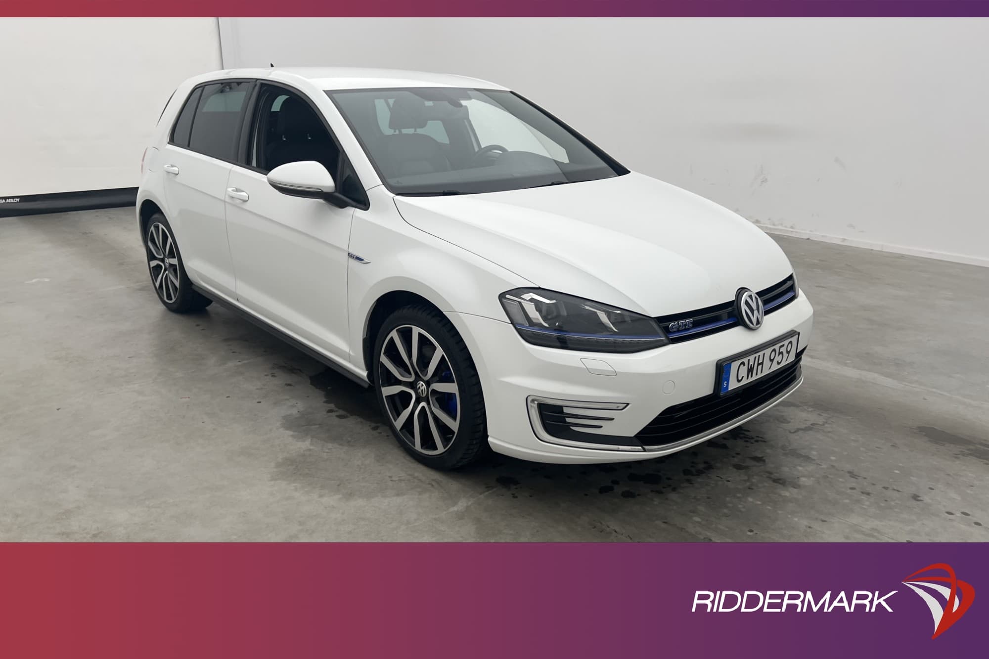 Volkswagen Golf GTE DSG 204hk