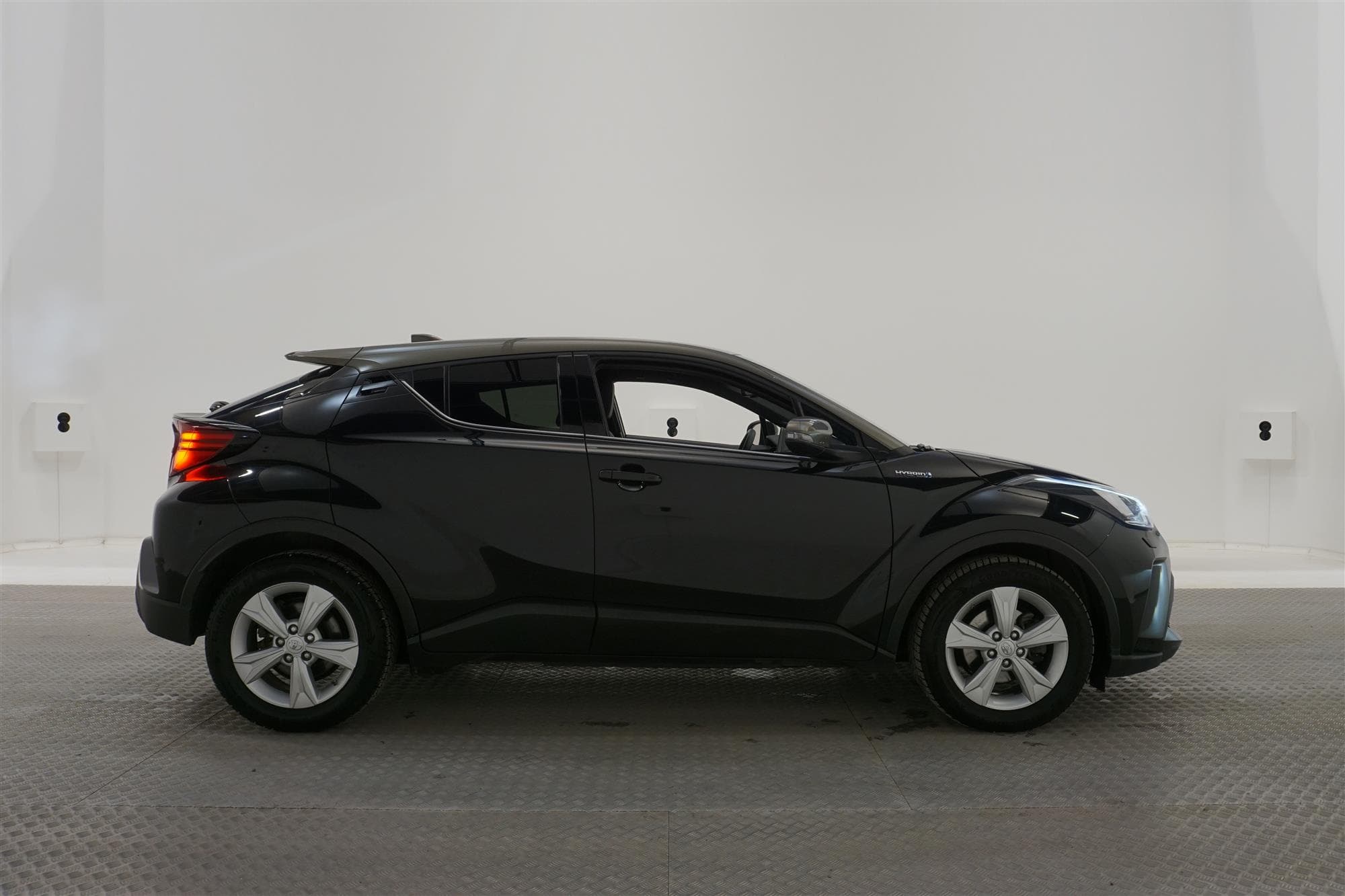 Toyota C-HR Hybrid CVT 184hk Executive JBL Navi Skinn B-Kam