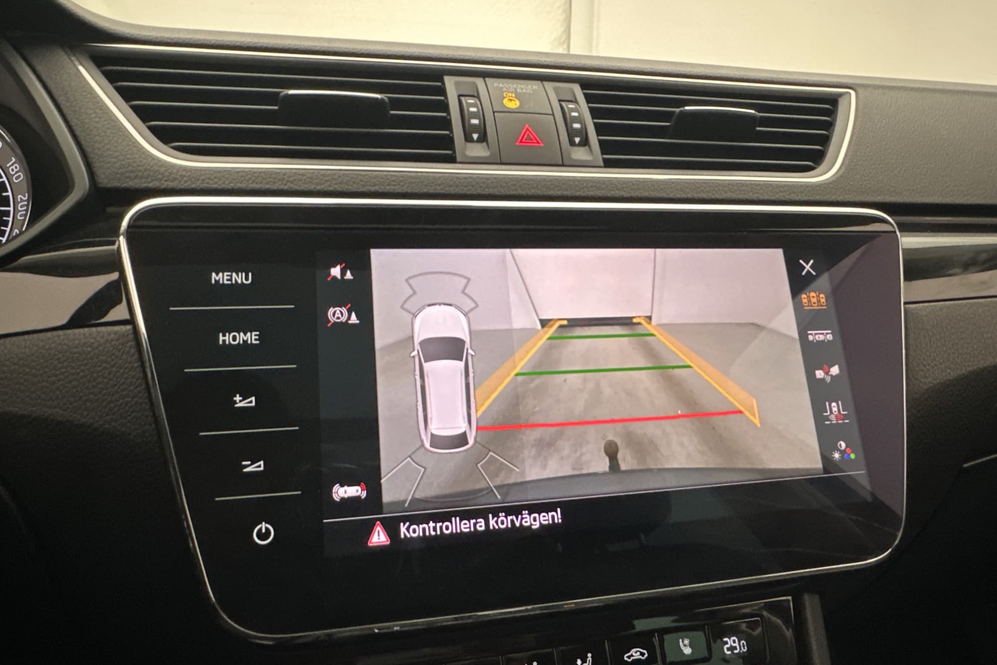 Skoda Superb 4x4 190hk L&K Pano Canton P-Värm Kamera Drag